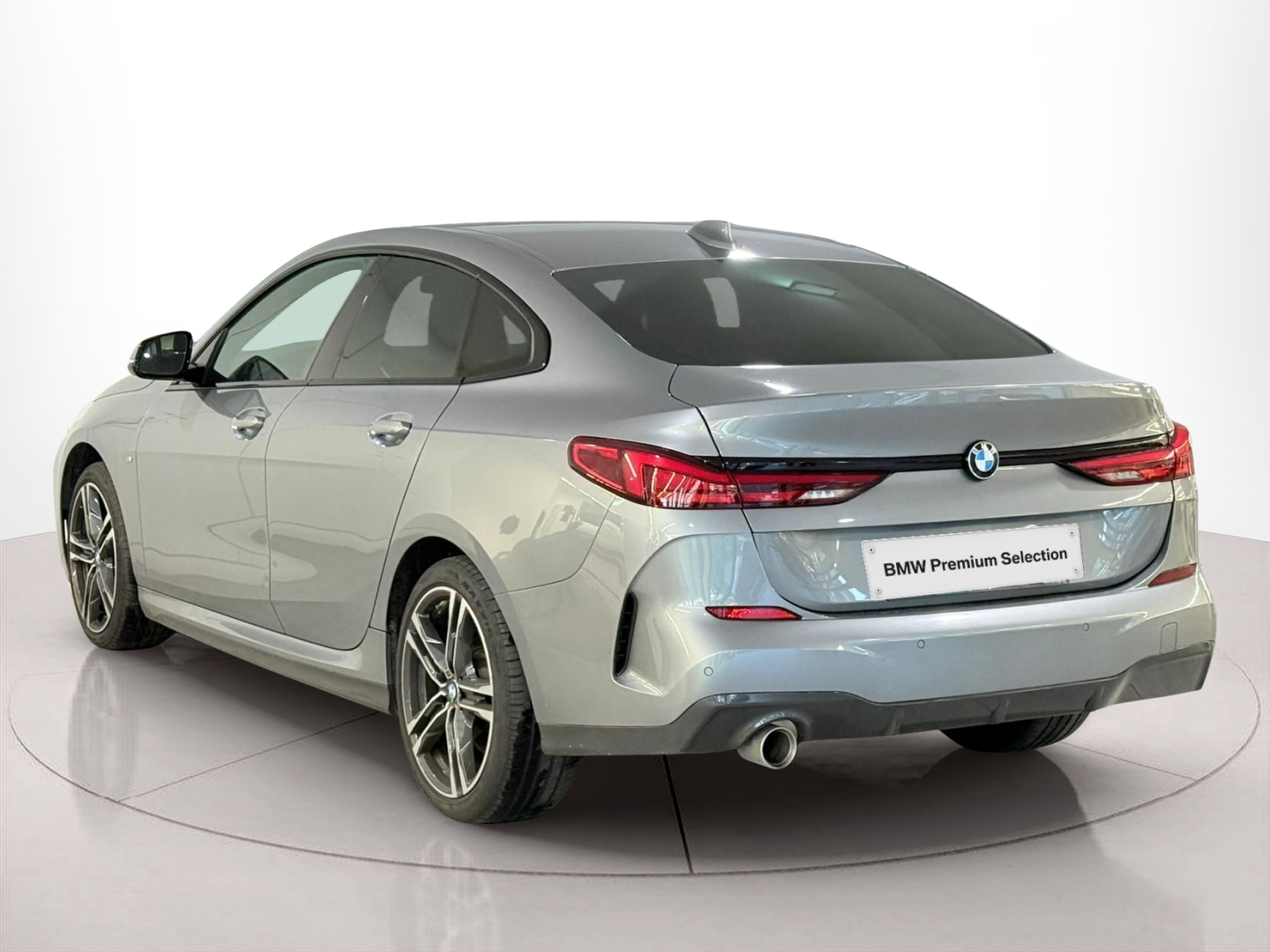 BMW Série 2 216d Gran Coupe color Gris. Año 2024. 85KW(116CV). Diesel. En concesionario Santogal Carnaxide de Oeiras