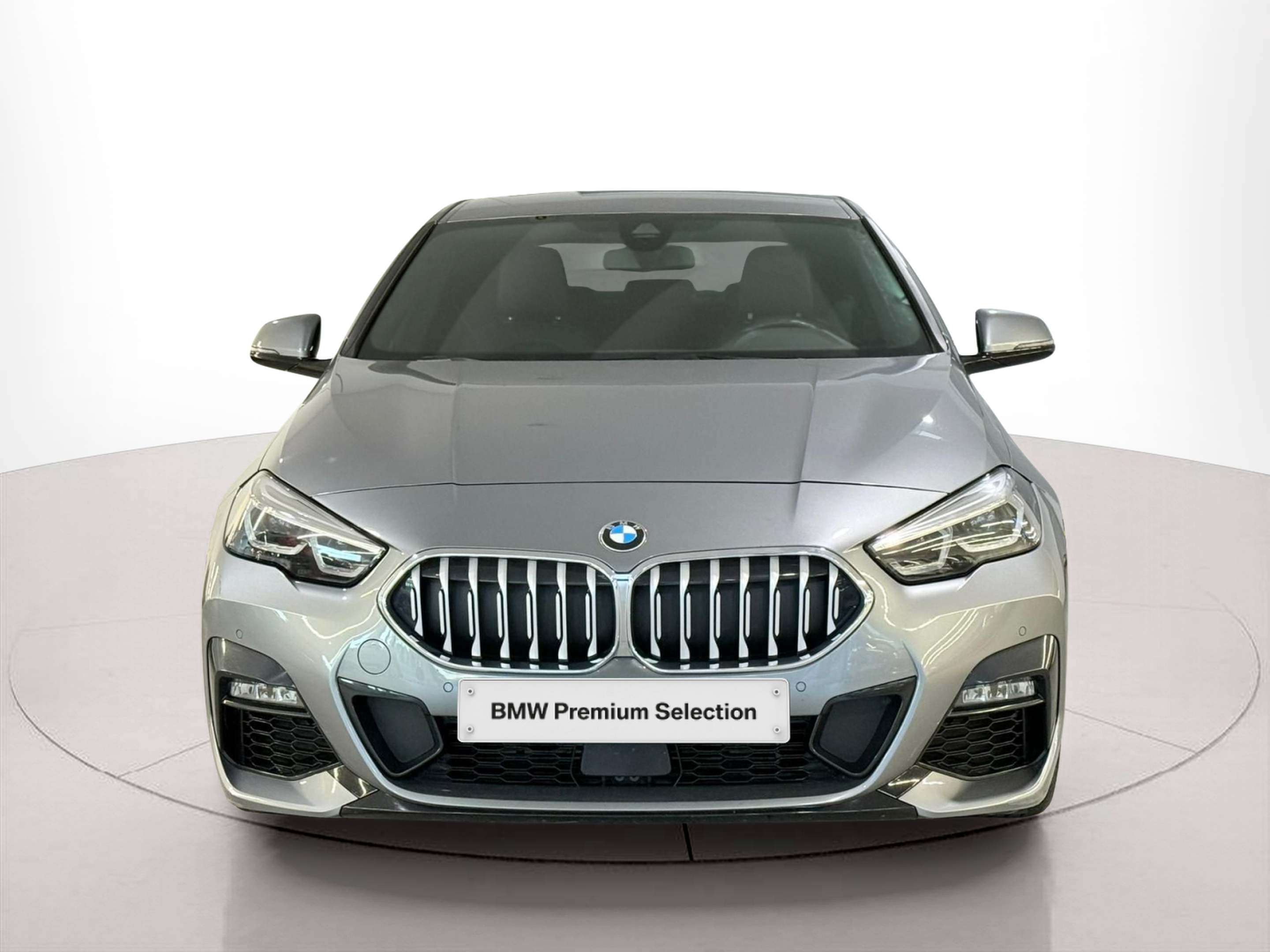 Fotos de BMW Série 2 216d Gran Coupe color Gris. Año 2024. 85KW(116CV). Diesel. En concesionario Santogal Carnaxide de Oeiras