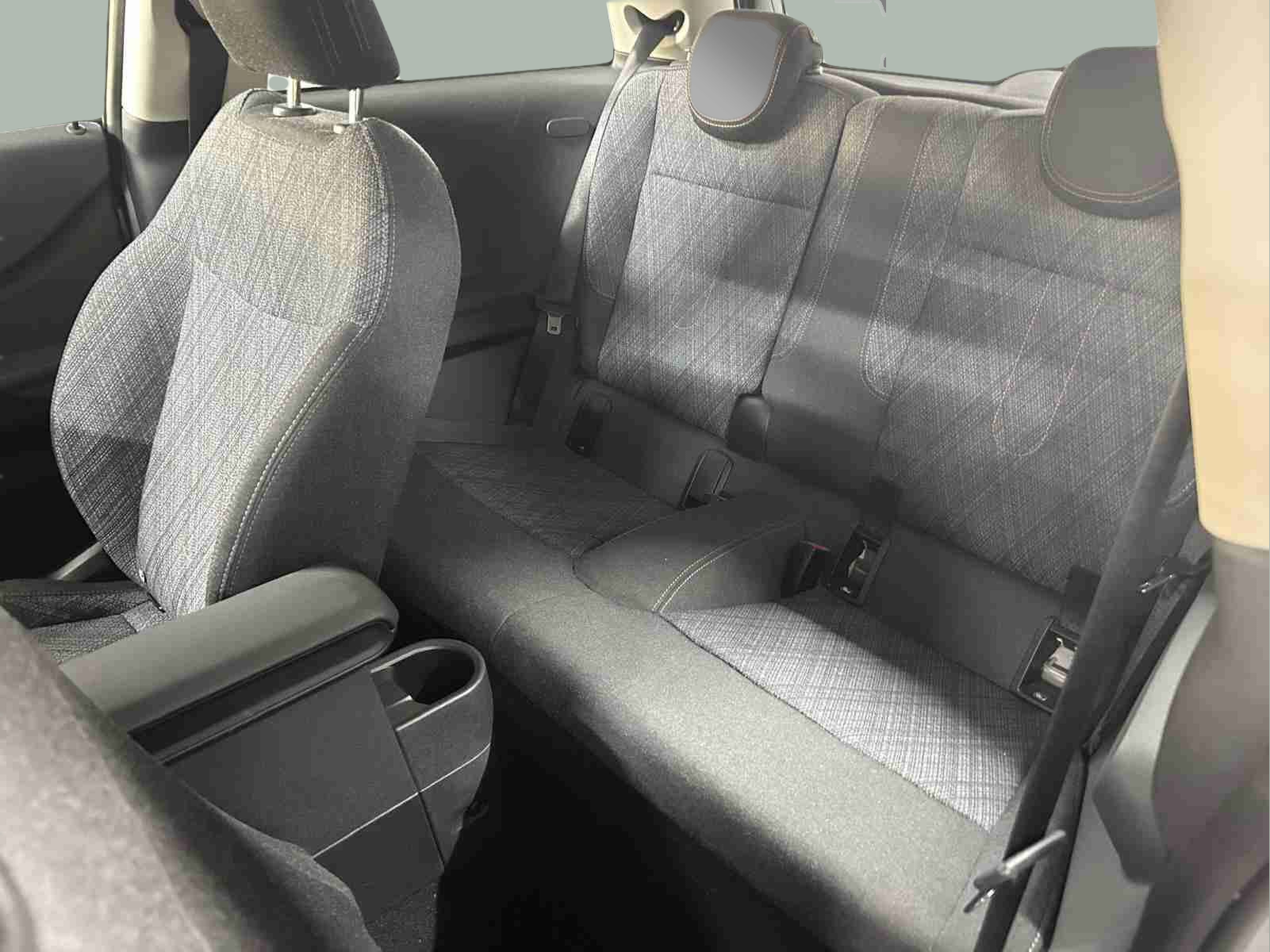 fotoG 8 del MINI MINI 3 Portas Cooper C 115 kW (156 CV) 156cv Gasolina de 2024 em Oeiras