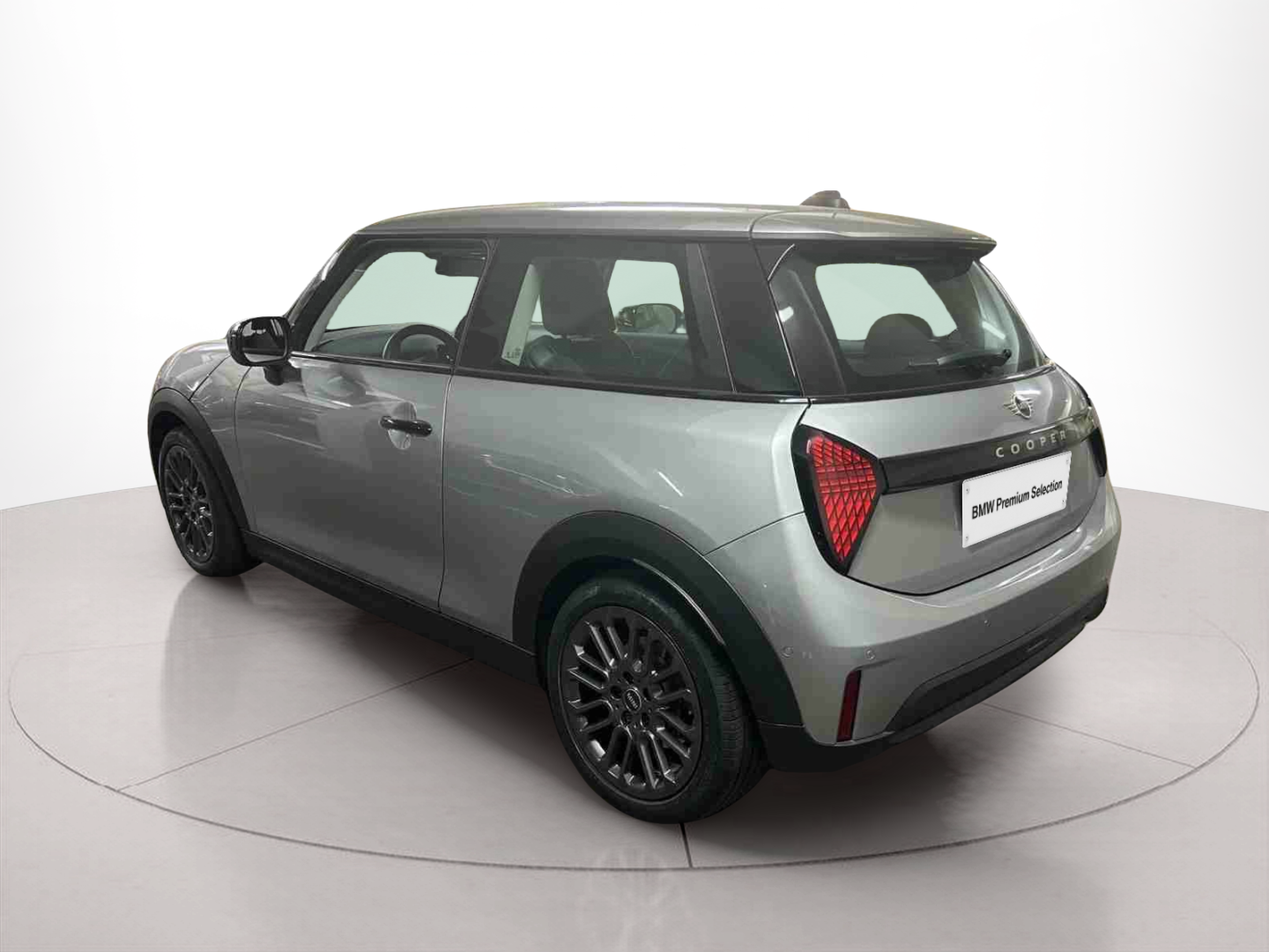 fotoG 4 del MINI MINI 3 Portas Cooper C 115 kW (156 CV) 156cv Gasolina de 2024 em Oeiras