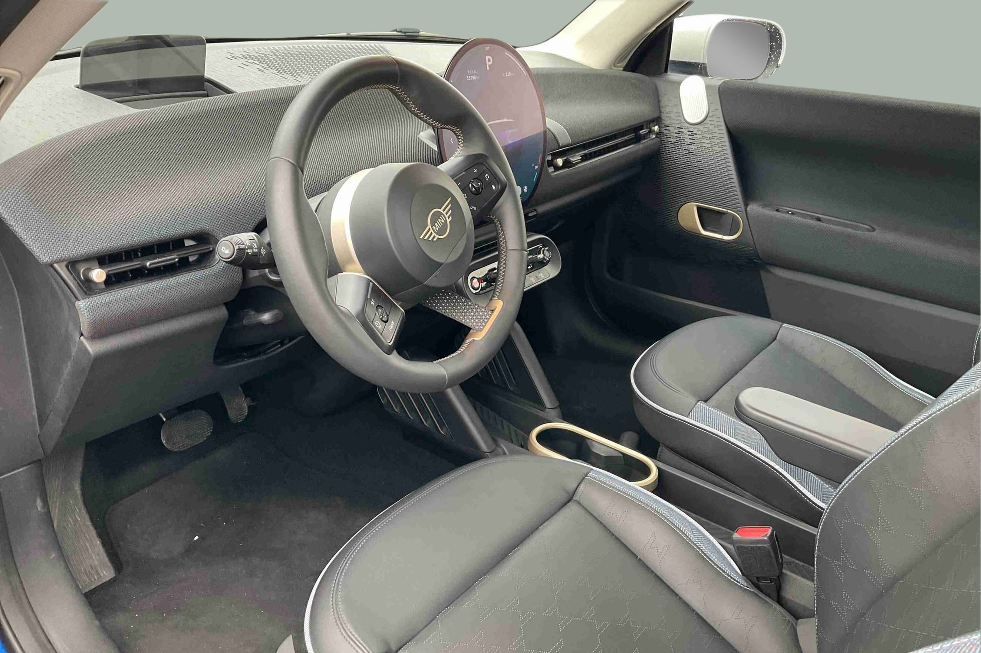 fotoG 10 del MINI MINI 3 Portas Cooper E 135 kW (184 CV) 184cv Elétrico de 2024 em Oeiras