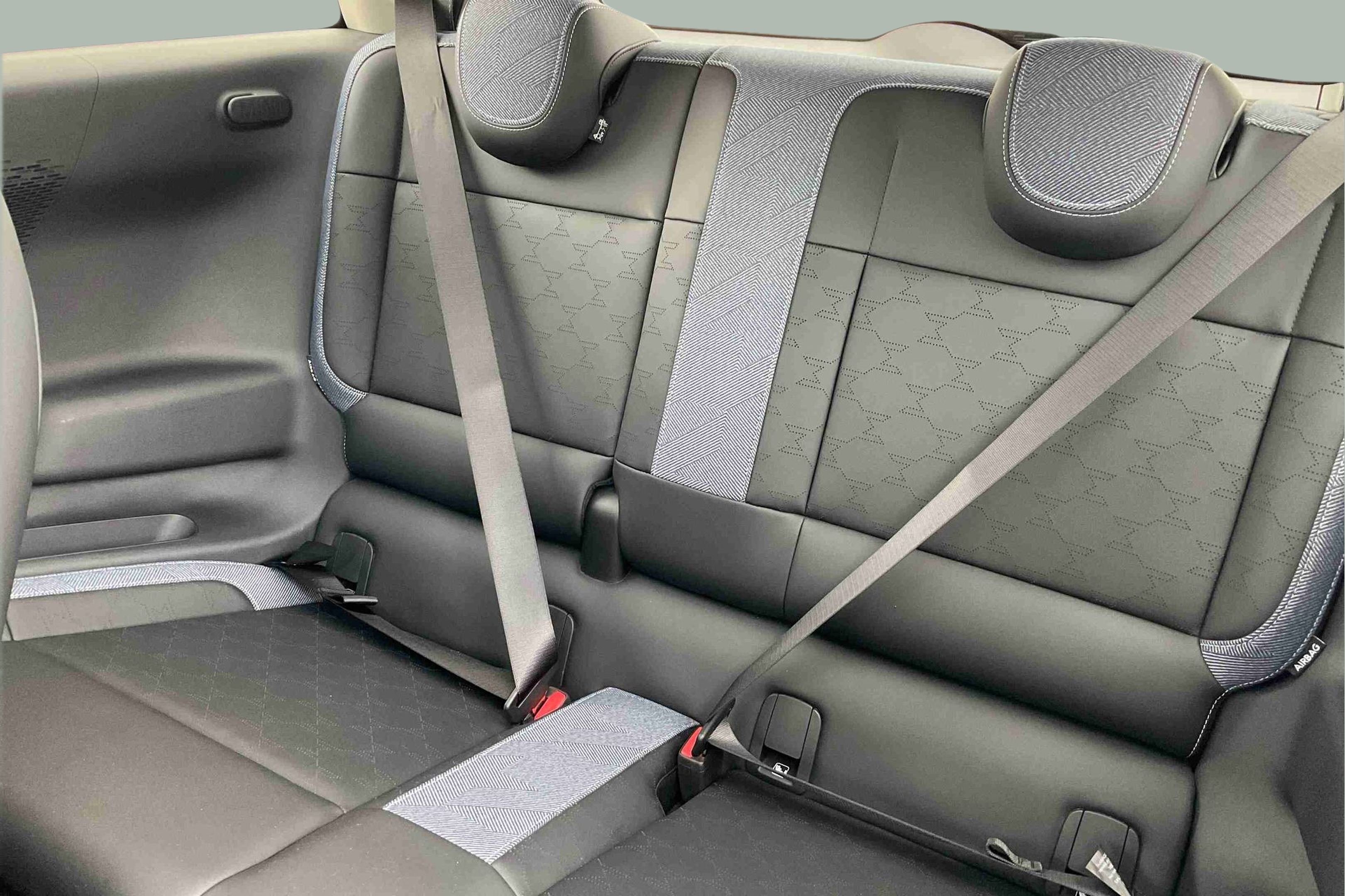 fotoG 9 del MINI MINI 3 Portas Cooper E 135 kW (184 CV) 184cv Elétrico de 2024 em Oeiras