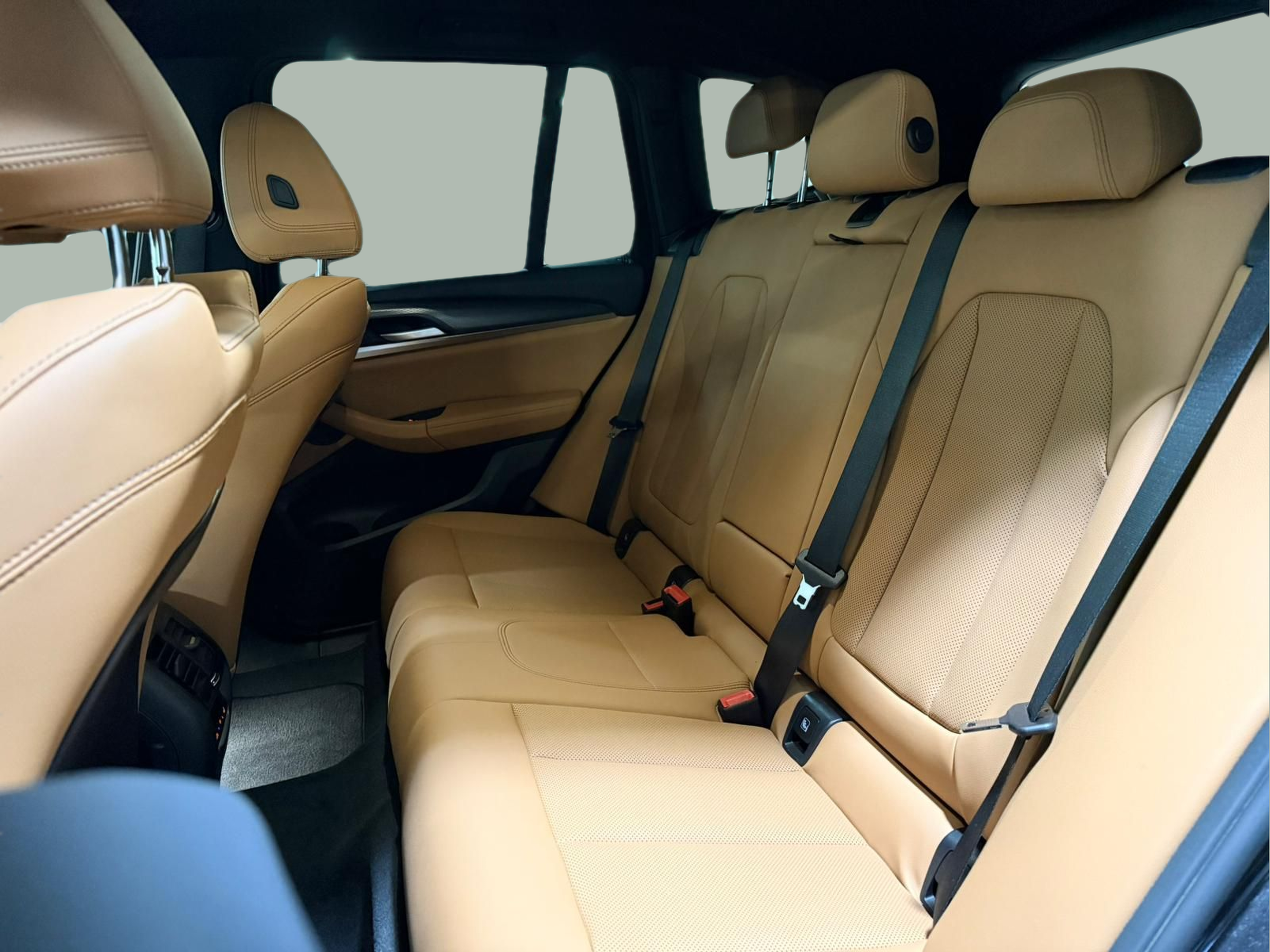 BMW X3 xDrive30e color Gris. Año 2024. 215KW(292CV). Elétrico / Gasolina Híbrido. En concesionario Santogal Carnaxide de Oeiras