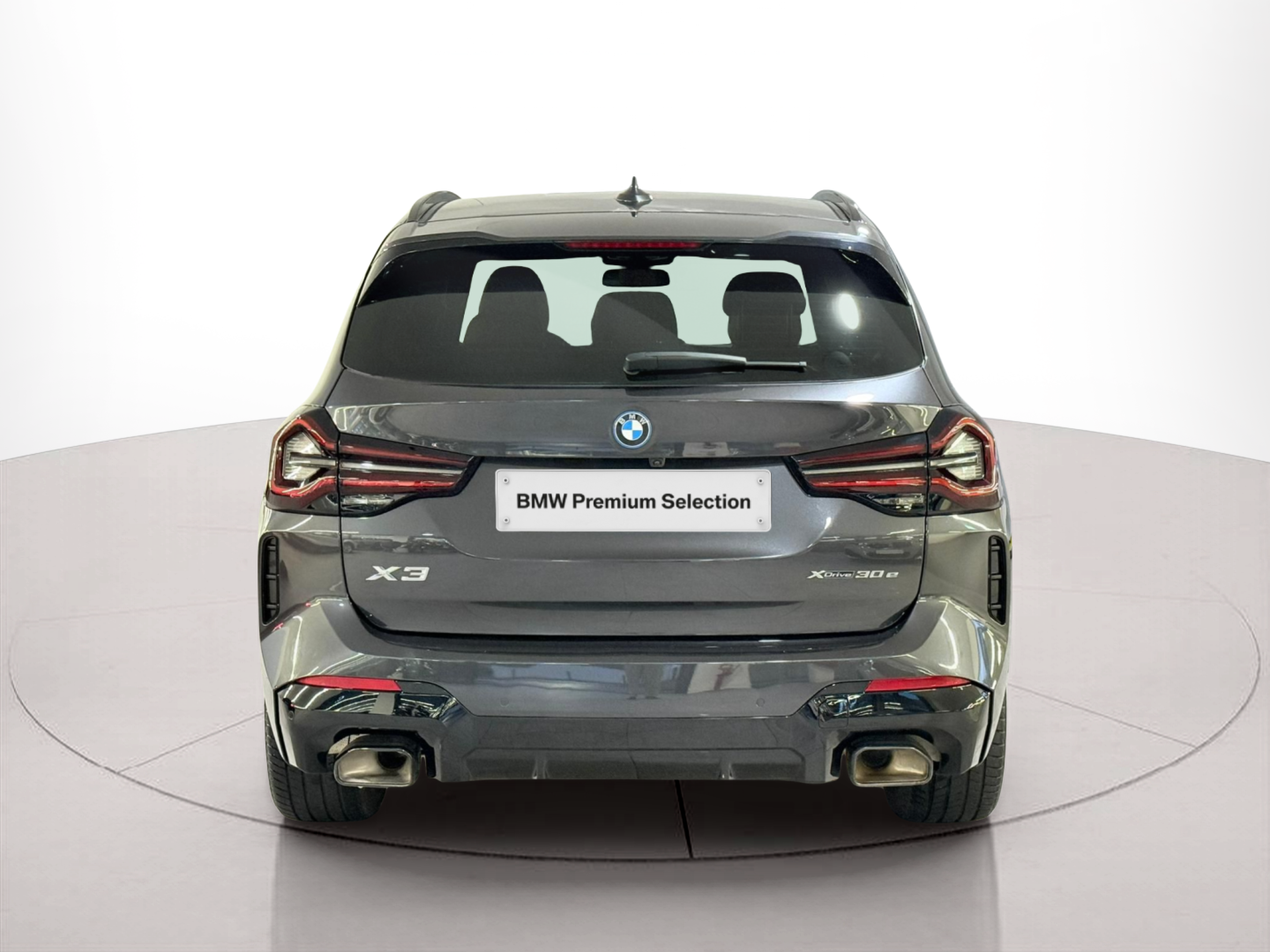 BMW X3 xDrive30e color Gris. Año 2024. 215KW(292CV). Elétrico / Gasolina Híbrido. En concesionario Santogal Carnaxide de Oeiras
