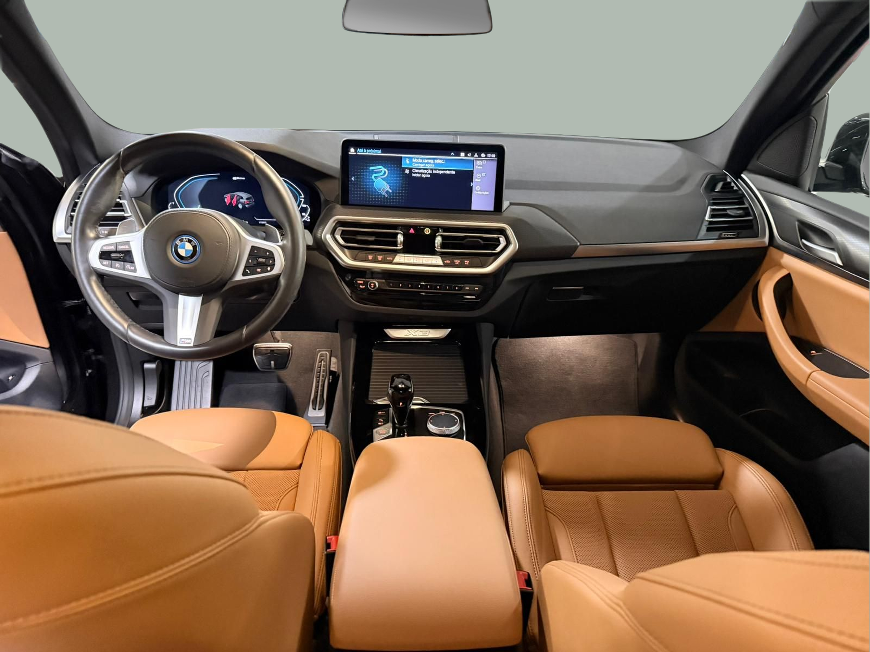 BMW X3 xDrive30e color Gris. Año 2024. 215KW(292CV). Elétrico / Gasolina Híbrido. En concesionario Santogal Carnaxide de Oeiras