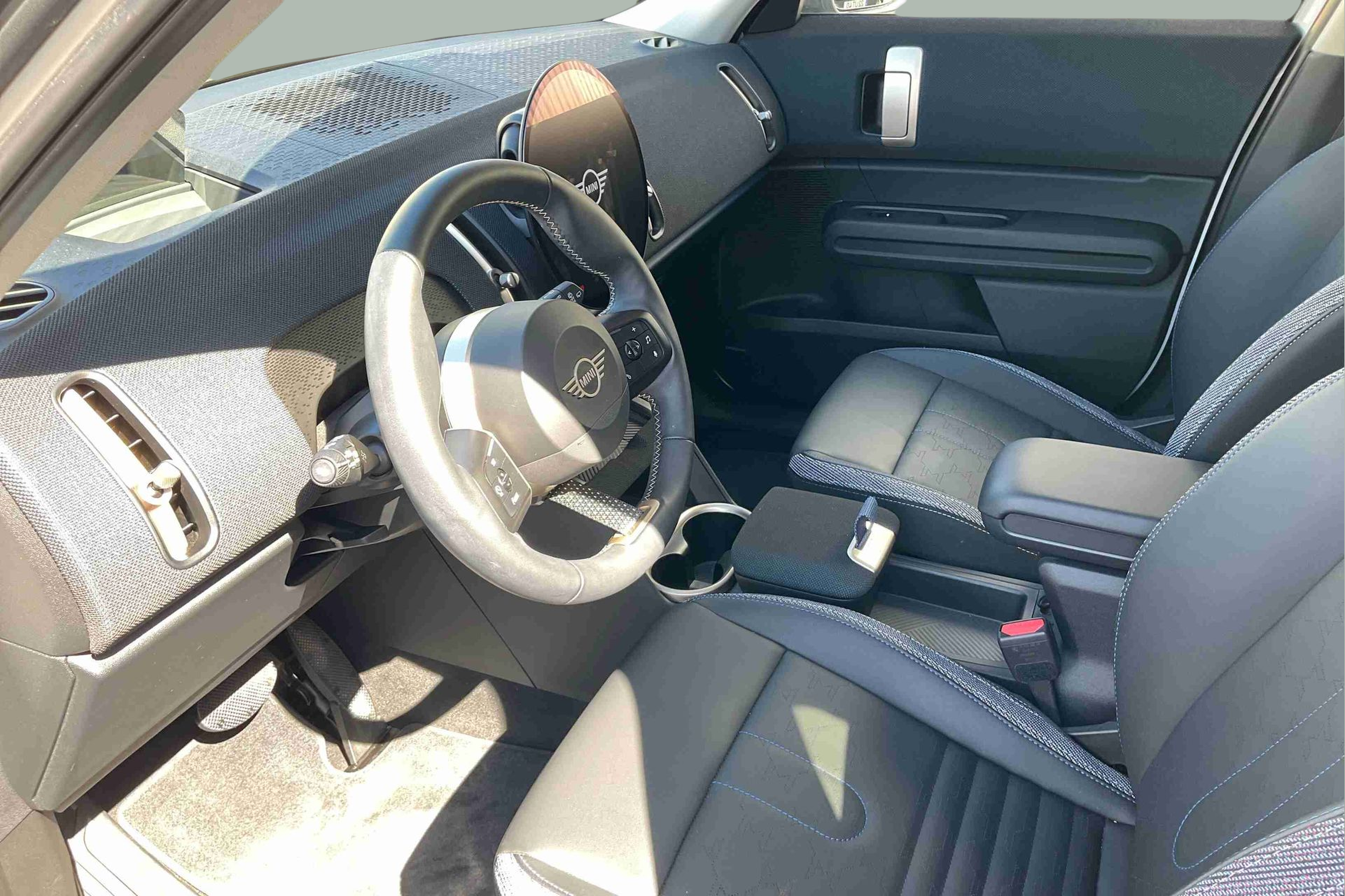 fotoG 7 del MINI Countryman Eléctrico E 150 kW (204 CV) 204cv Elétrico de 2024 em Oeiras
