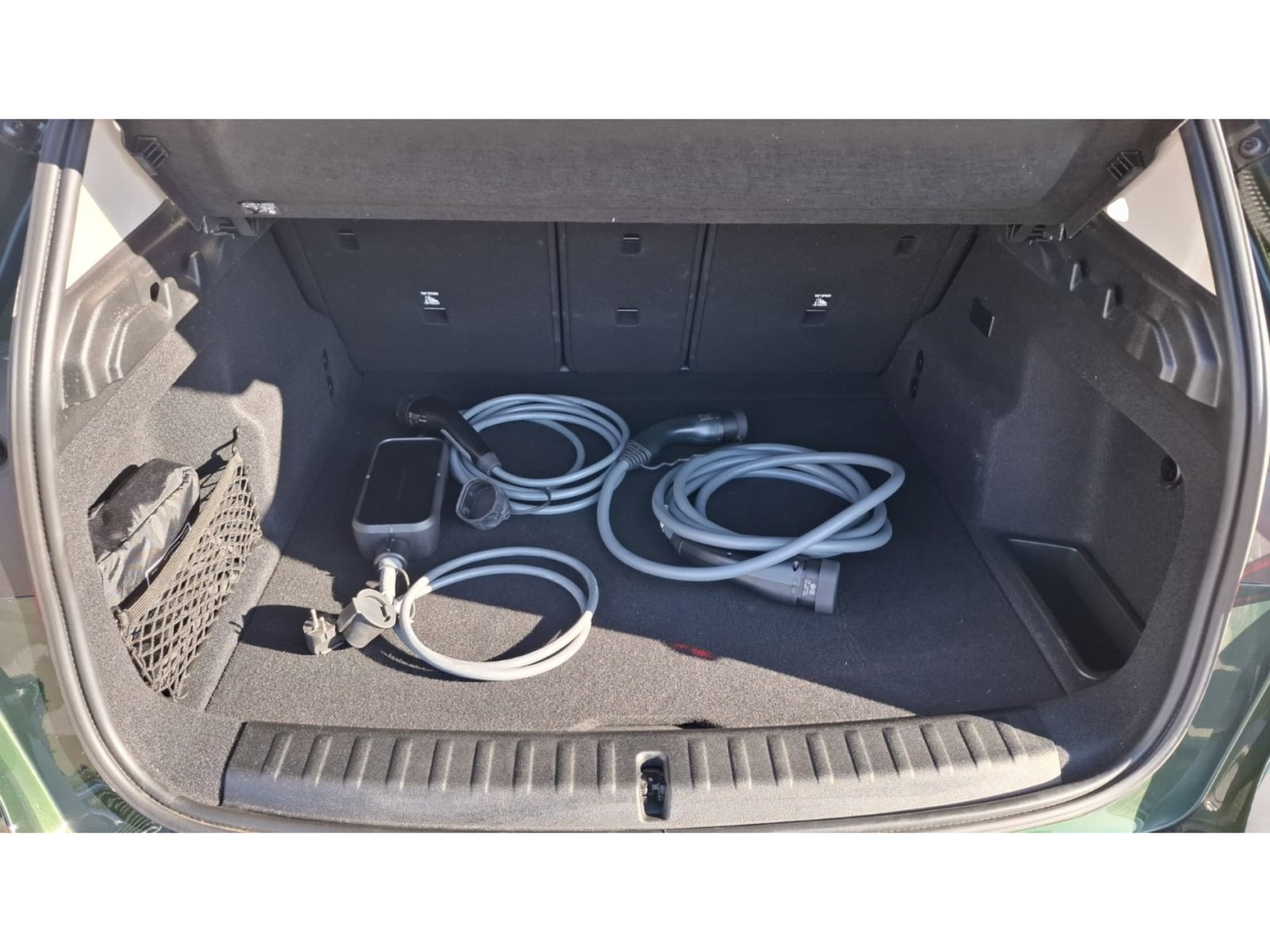 BMW iX1 eDrive20 color Verde. Año 2024. 150KW(204CV). Elétrico. En concesionario Santogal Carnaxide de Oeiras