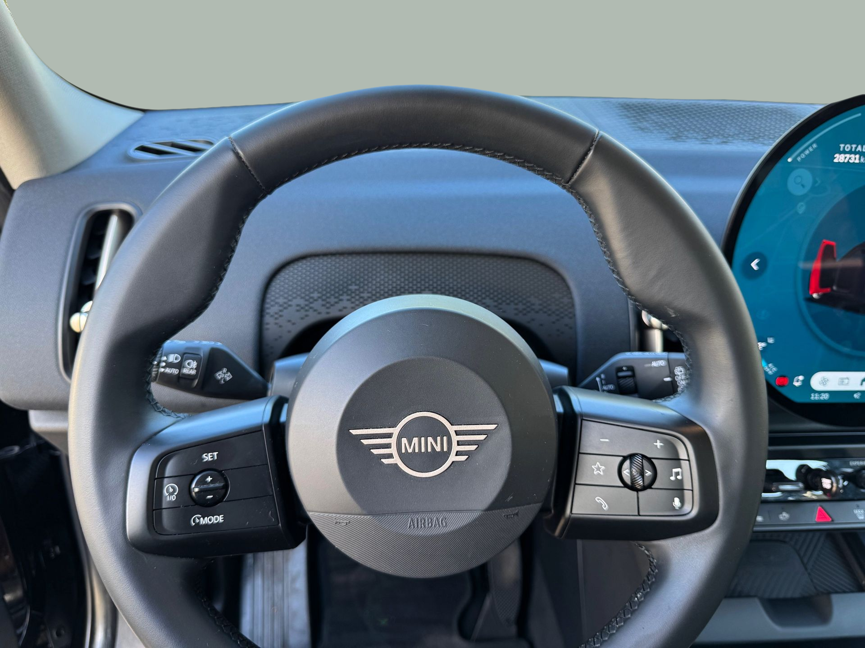 fotoG 13 del MINI Countryman Eléctrico E 150 kW (204 CV) 204cv Elétrico de 2024 em Oeiras