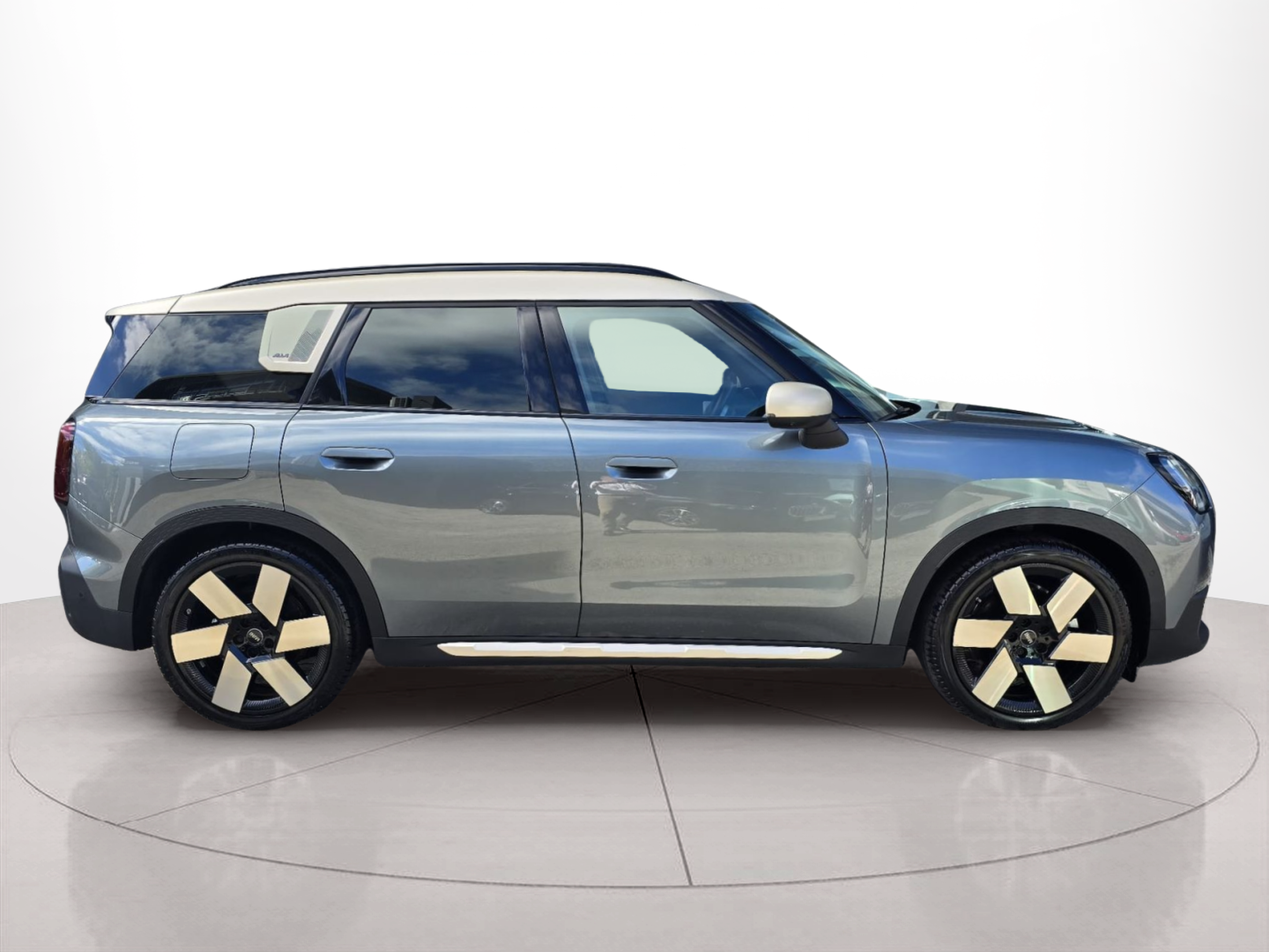 Fotos de MINI Countryman SE ALL4 	230 kW (313 CV)