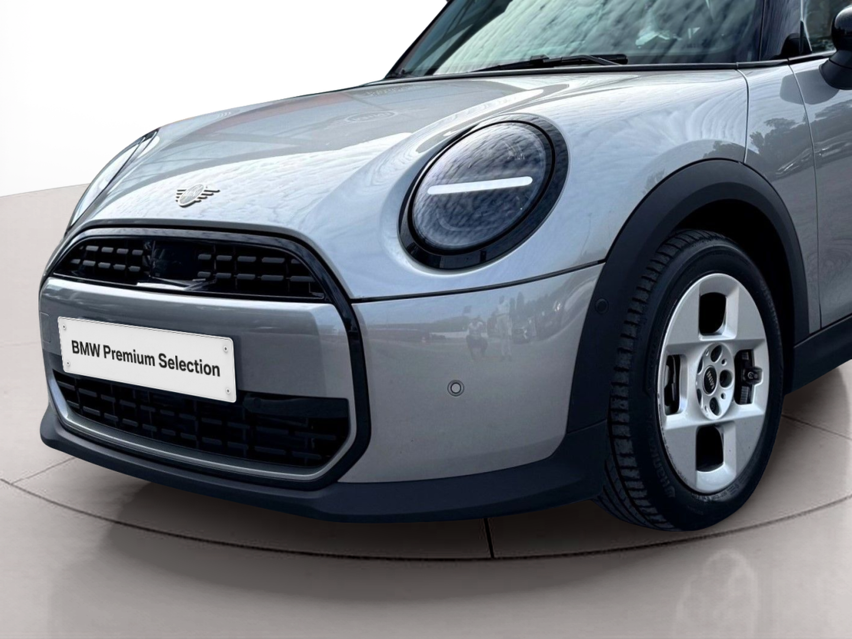 fotoG 15 del MINI MINI 3 Portas Cooper C 115 kW (156 CV) 156cv Gasolina de 2024 em Oeiras