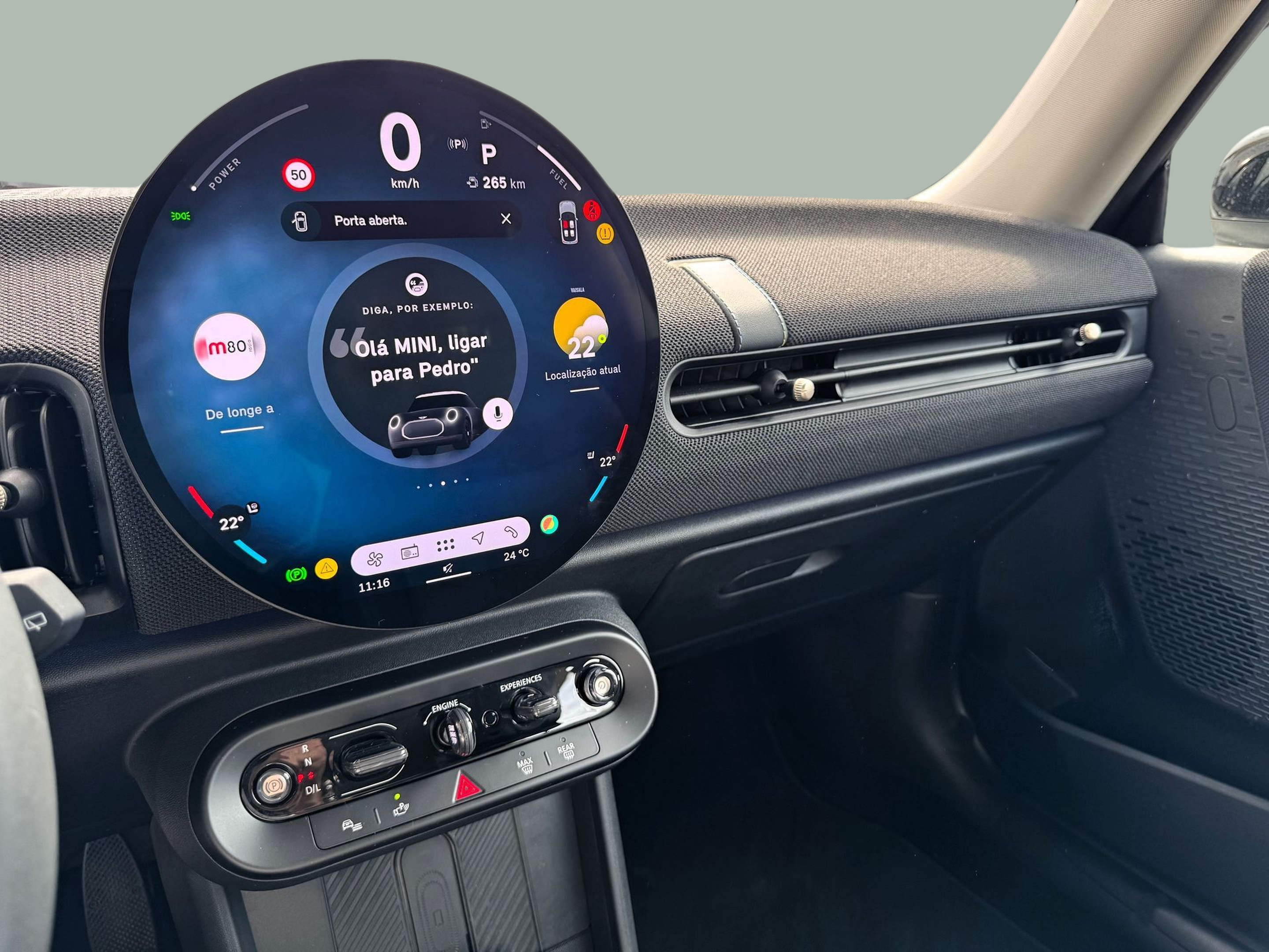 fotoG 12 del MINI MINI 3 Portas Cooper C 115 kW (156 CV) 156cv Gasolina de 2024 em Oeiras