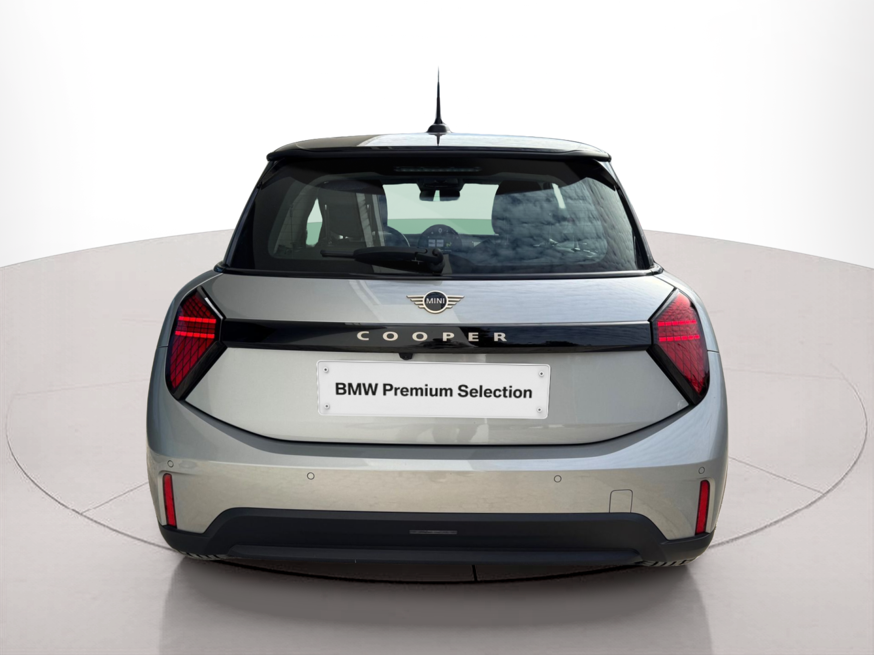 fotoG 3 del MINI MINI 3 Portas Cooper C 115 kW (156 CV) 156cv Gasolina de 2024 em Oeiras