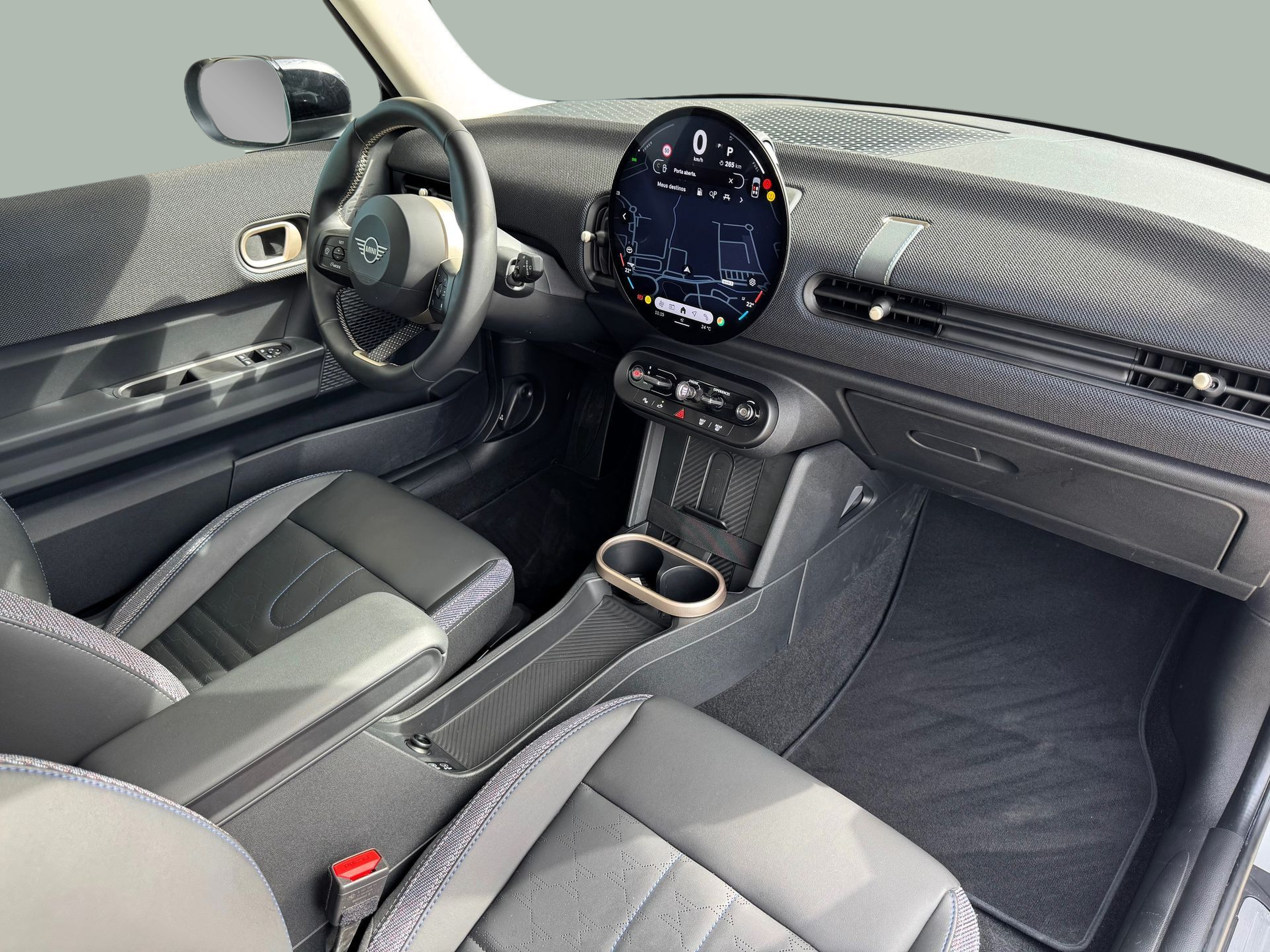 fotoG 5 del MINI MINI 3 Portas Cooper C 115 kW (156 CV) 156cv Gasolina de 2024 em Oeiras