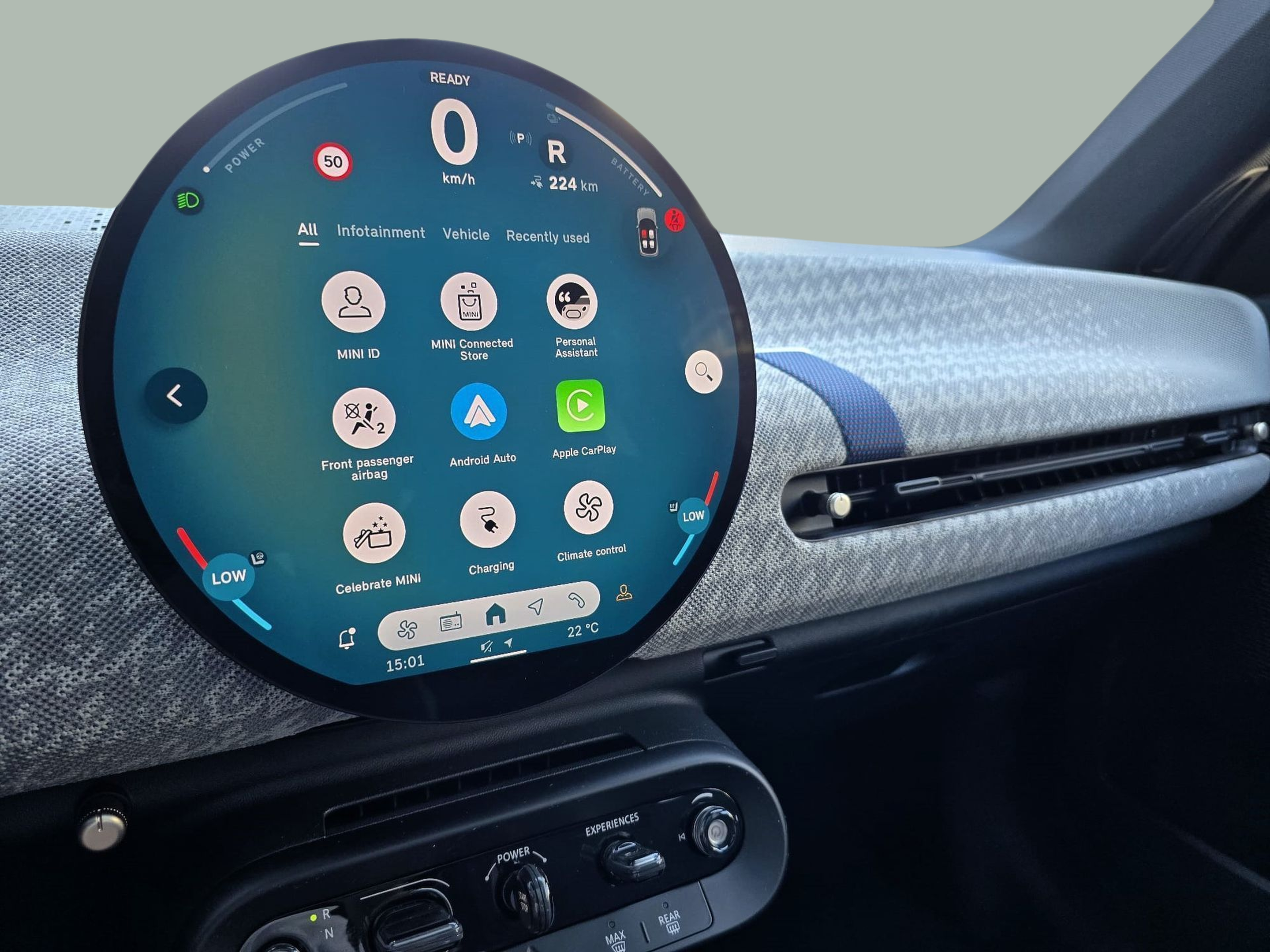 fotoG 16 del MINI MINI 3 Portas Cooper E 135 kW (184 CV) 184cv Elétrico de 2024 em Oeiras