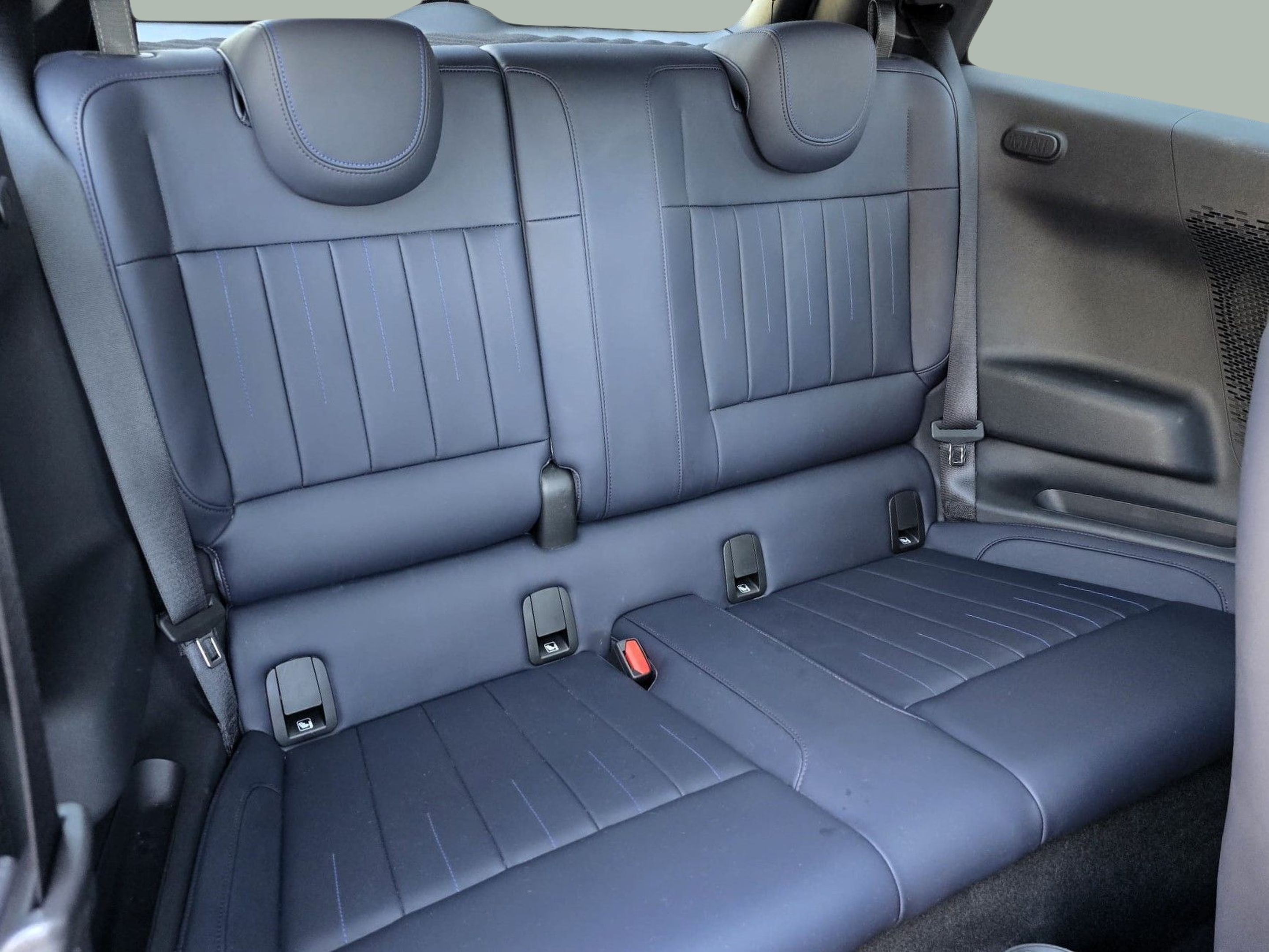 fotoG 8 del MINI MINI 3 Portas Cooper E 135 kW (184 CV) 184cv Elétrico de 2024 em Oeiras