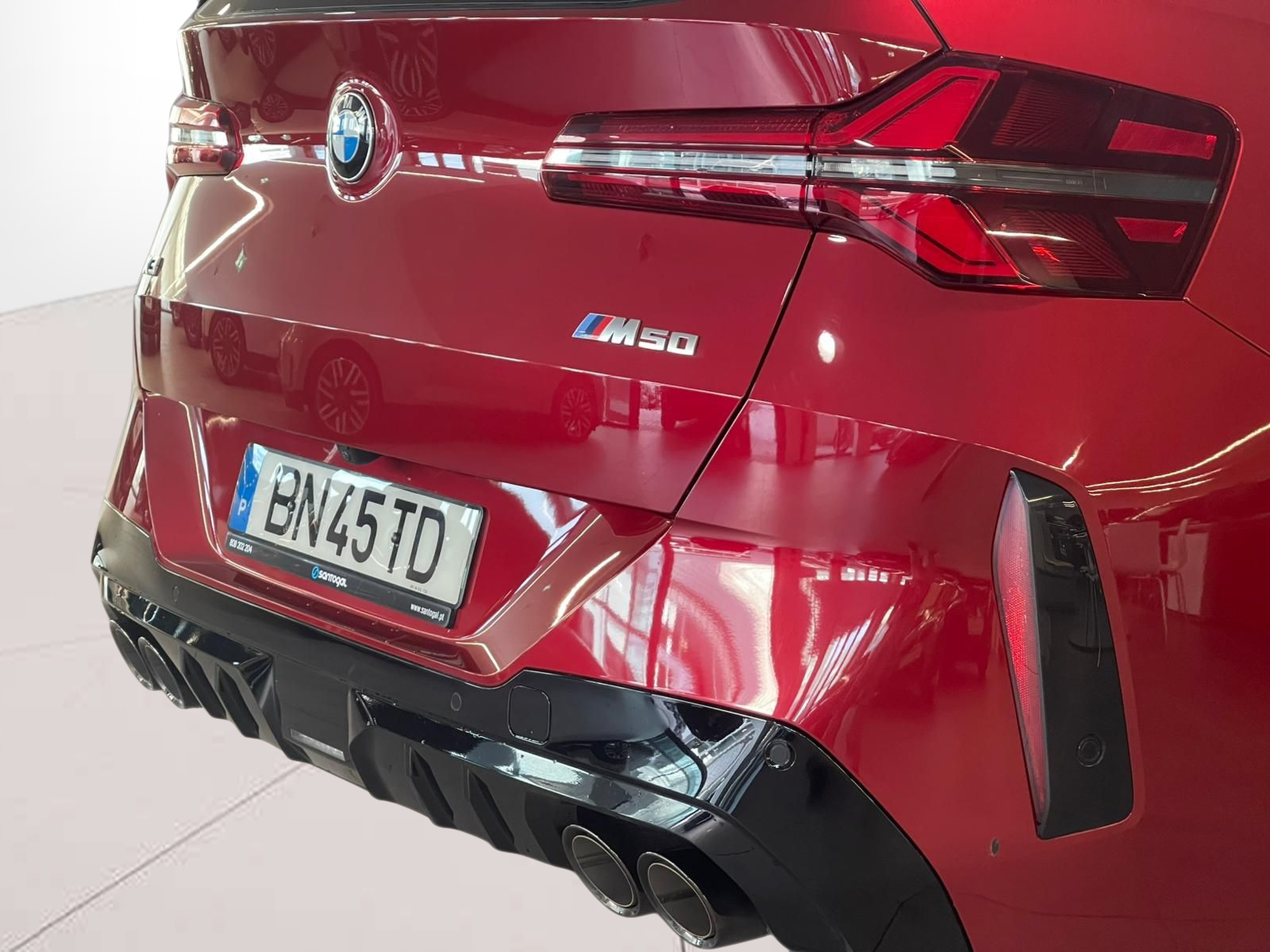 BMW X3 M50 color Rojo. Año 2024. 293KW(398CV). Gasolina. En concesionario Santogal Carnaxide de Oeiras