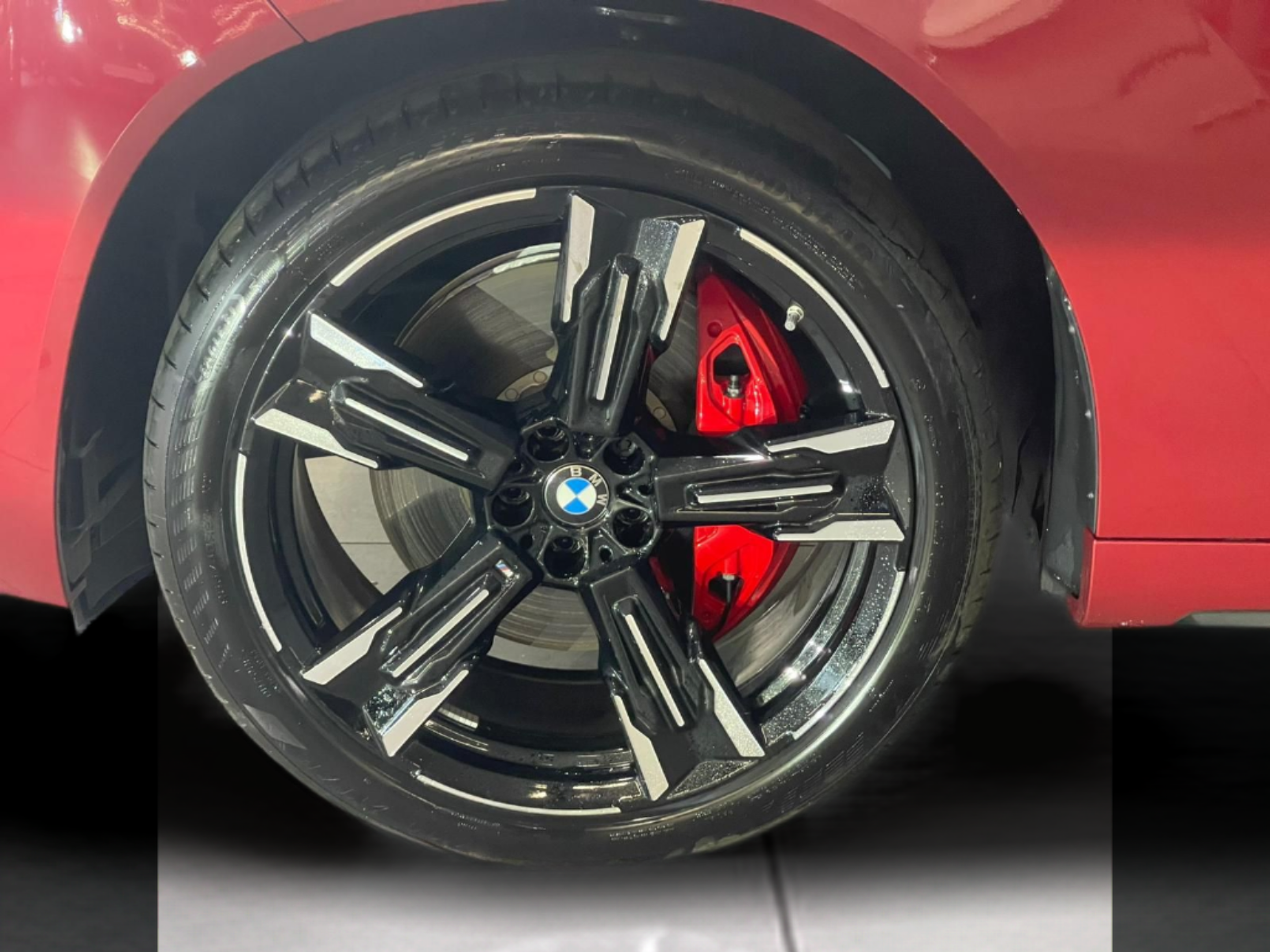 BMW X3 M50 color Rojo. Año 2024. 293KW(398CV). Gasolina. En concesionario Santogal Carnaxide de Oeiras