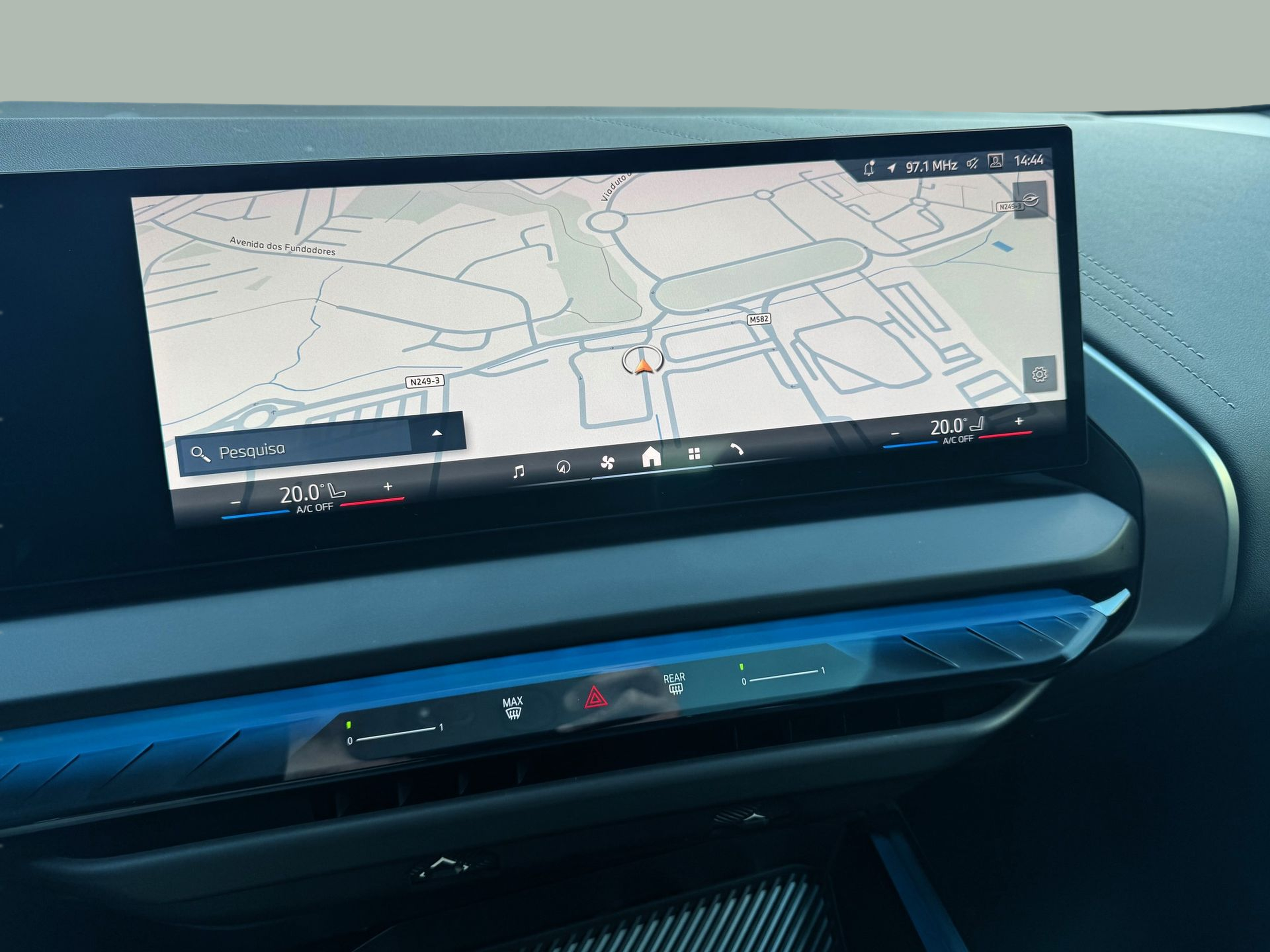 BMW X3 xDrive20d color Gris. Año 2024. 145KW(197CV). Diesel. En concesionario Santogal Oeiras de Oeiras