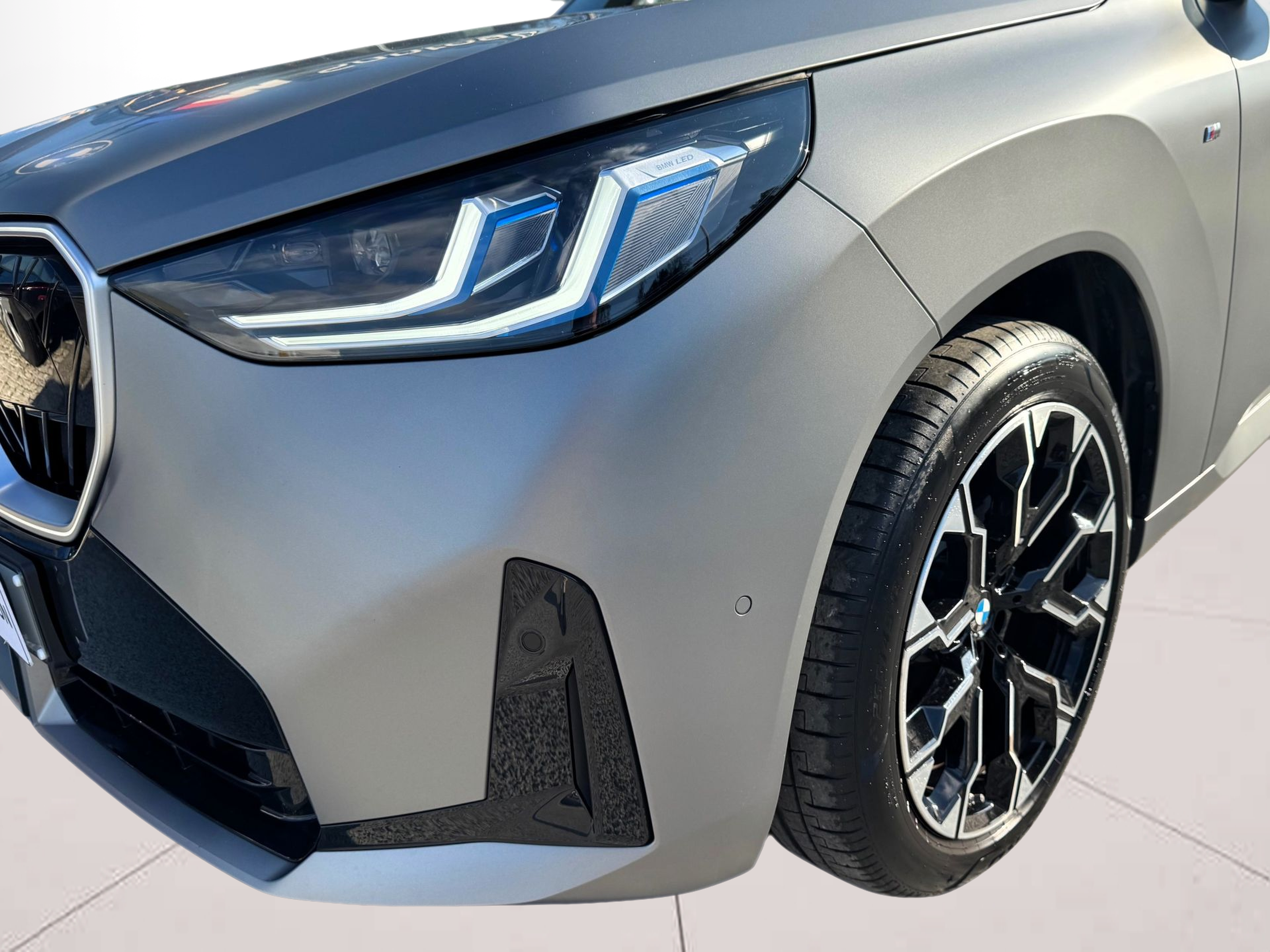 BMW X3 xDrive20d color Gris. Año 2024. 145KW(197CV). Diesel. En concesionario Santogal Oeiras de Oeiras