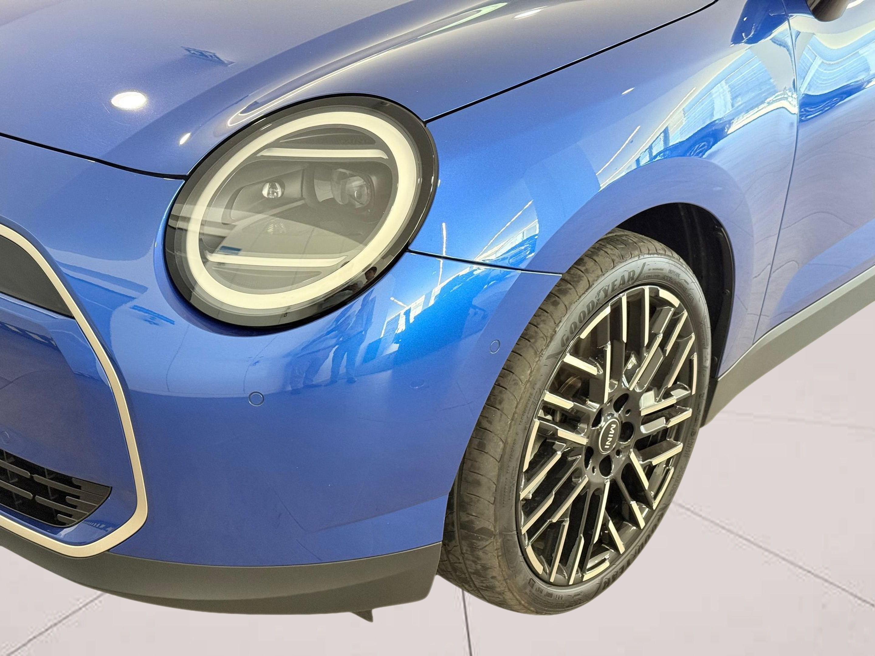 fotoG 5 del MINI MINI 3 Portas Cooper E 135 kW (184 CV) 184cv Elétrico de 2024 em Oeiras
