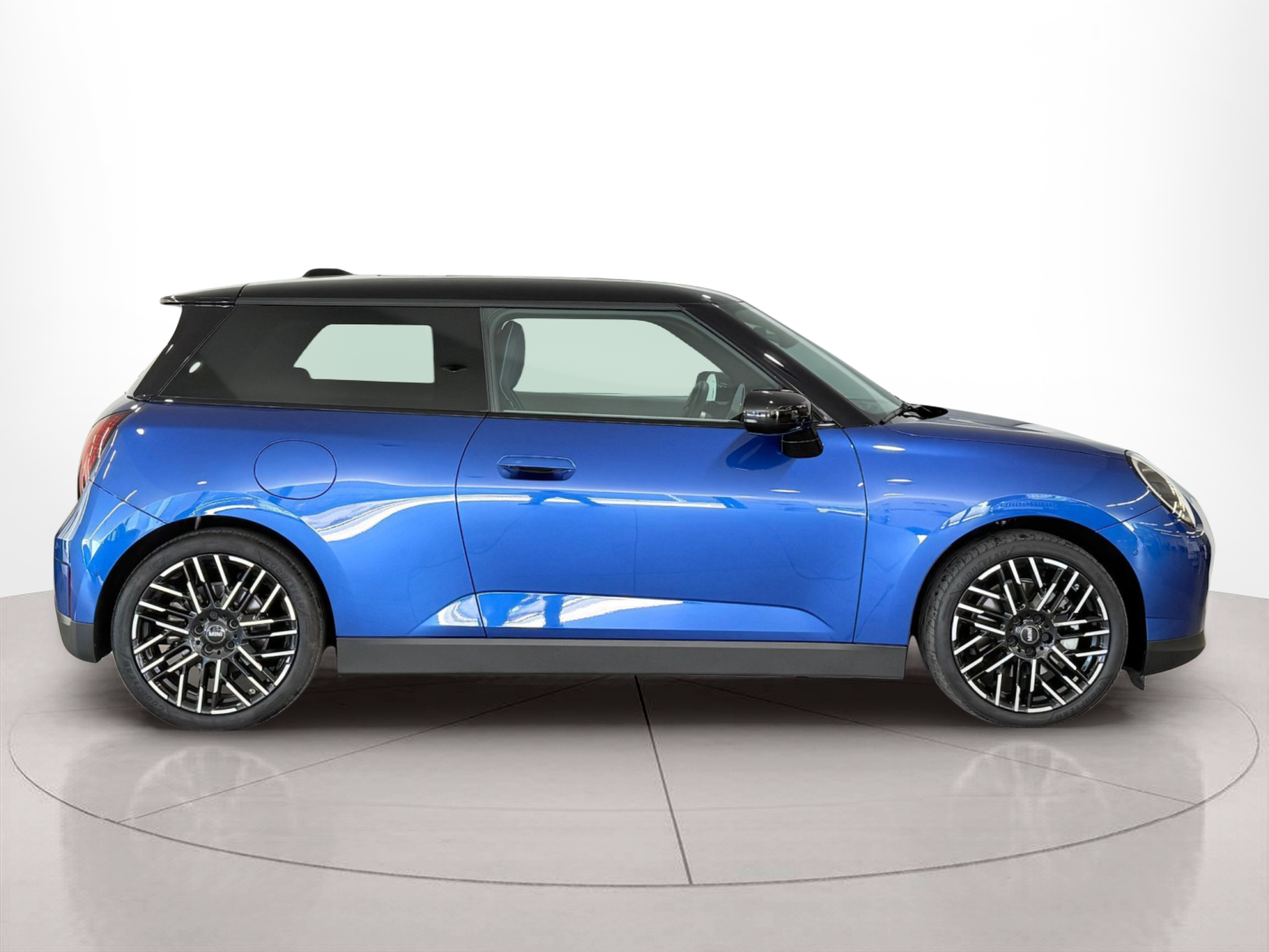 Fotos de MINI 3 Portas Cooper E 135 kW (184 CV)