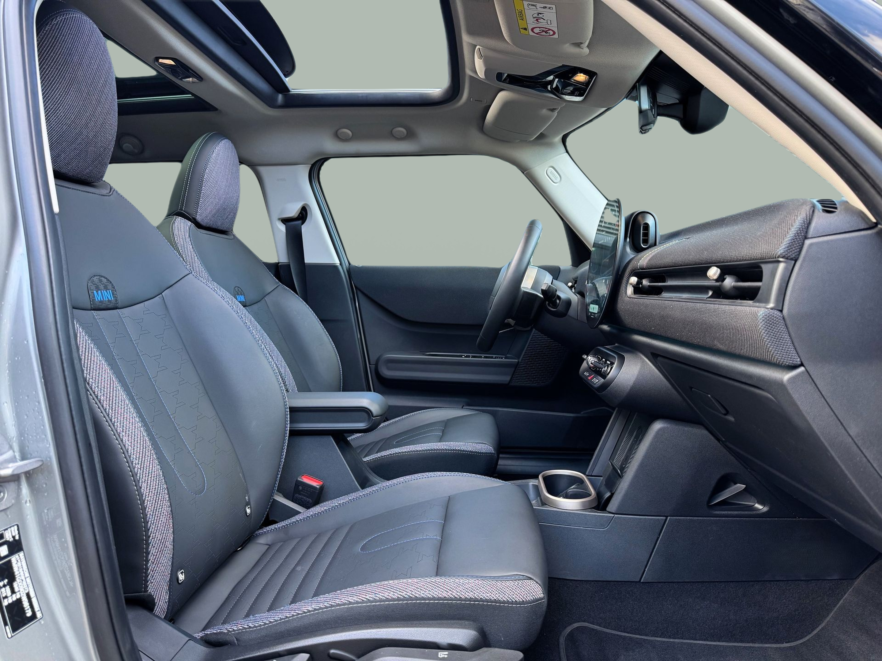 fotoG 7 del MINI MINI 5 Portas Cooper 115 kW (156 CV) 156cv Gasolina de 2025 em Oeiras
