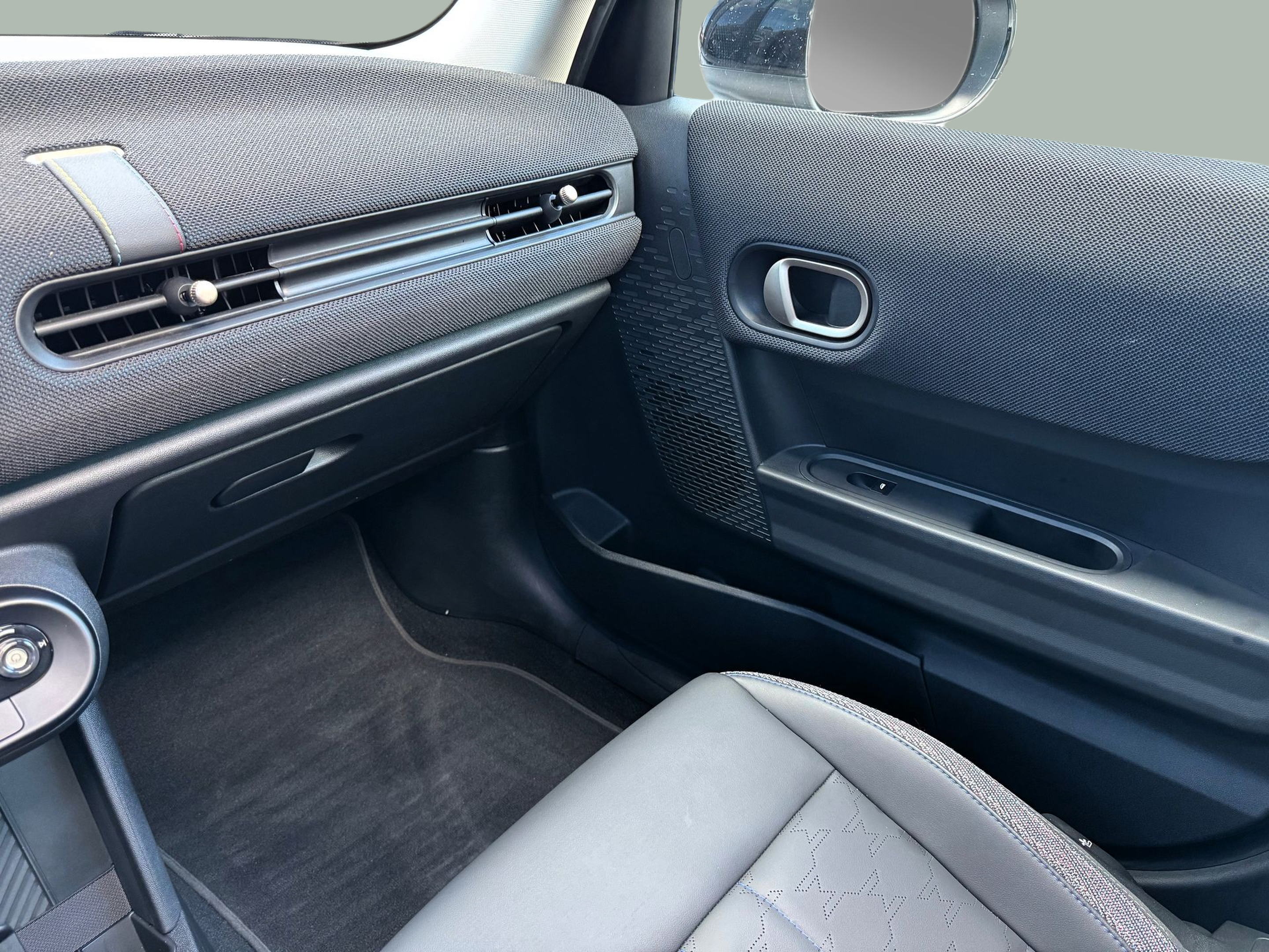 fotoG 16 del MINI MINI 5 Portas Cooper 115 kW (156 CV) 156cv Gasolina de 2025 em Oeiras