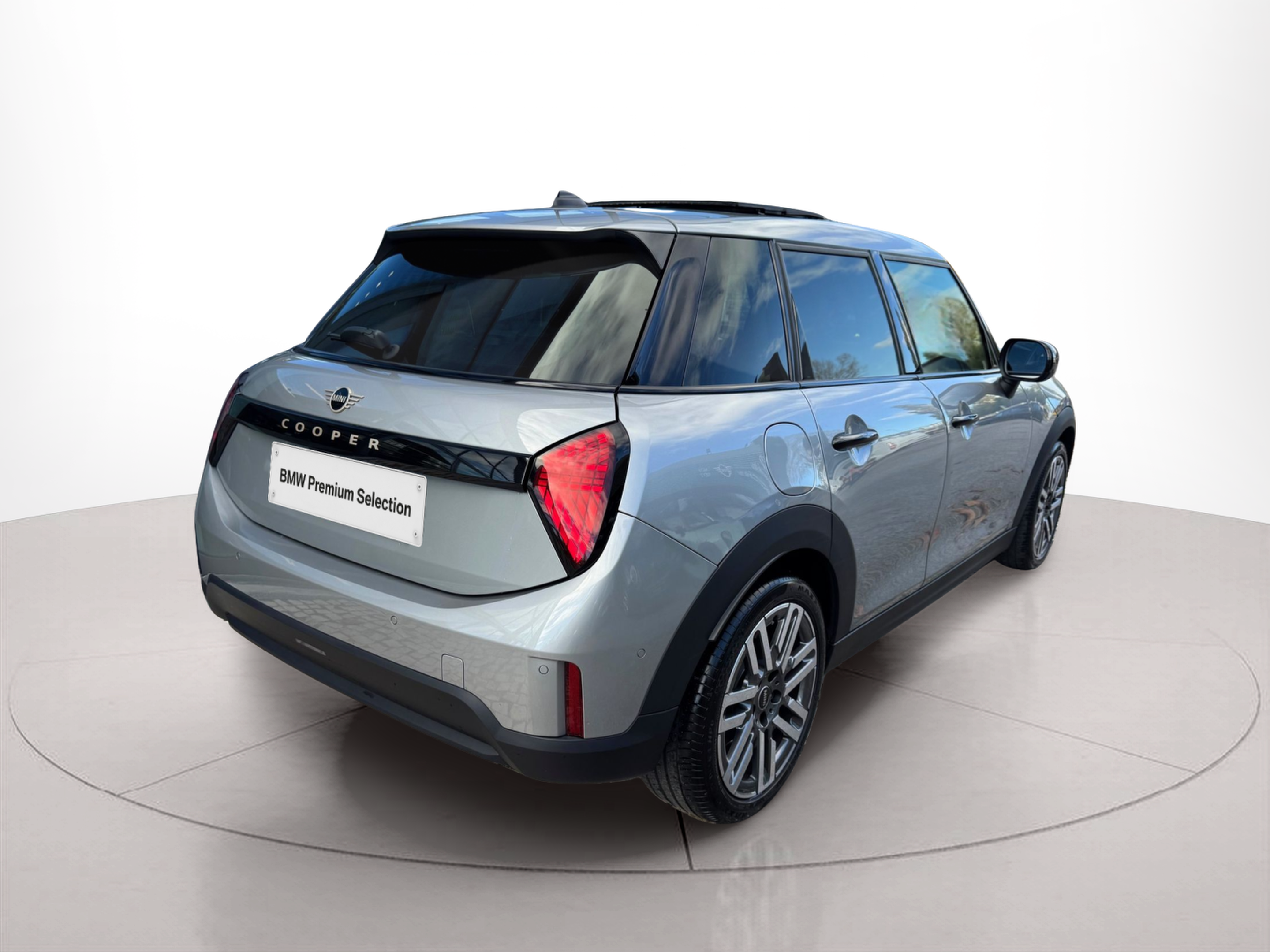 fotoG 3 del MINI MINI 5 Portas Cooper 115 kW (156 CV) 156cv Gasolina de 2025 em Oeiras