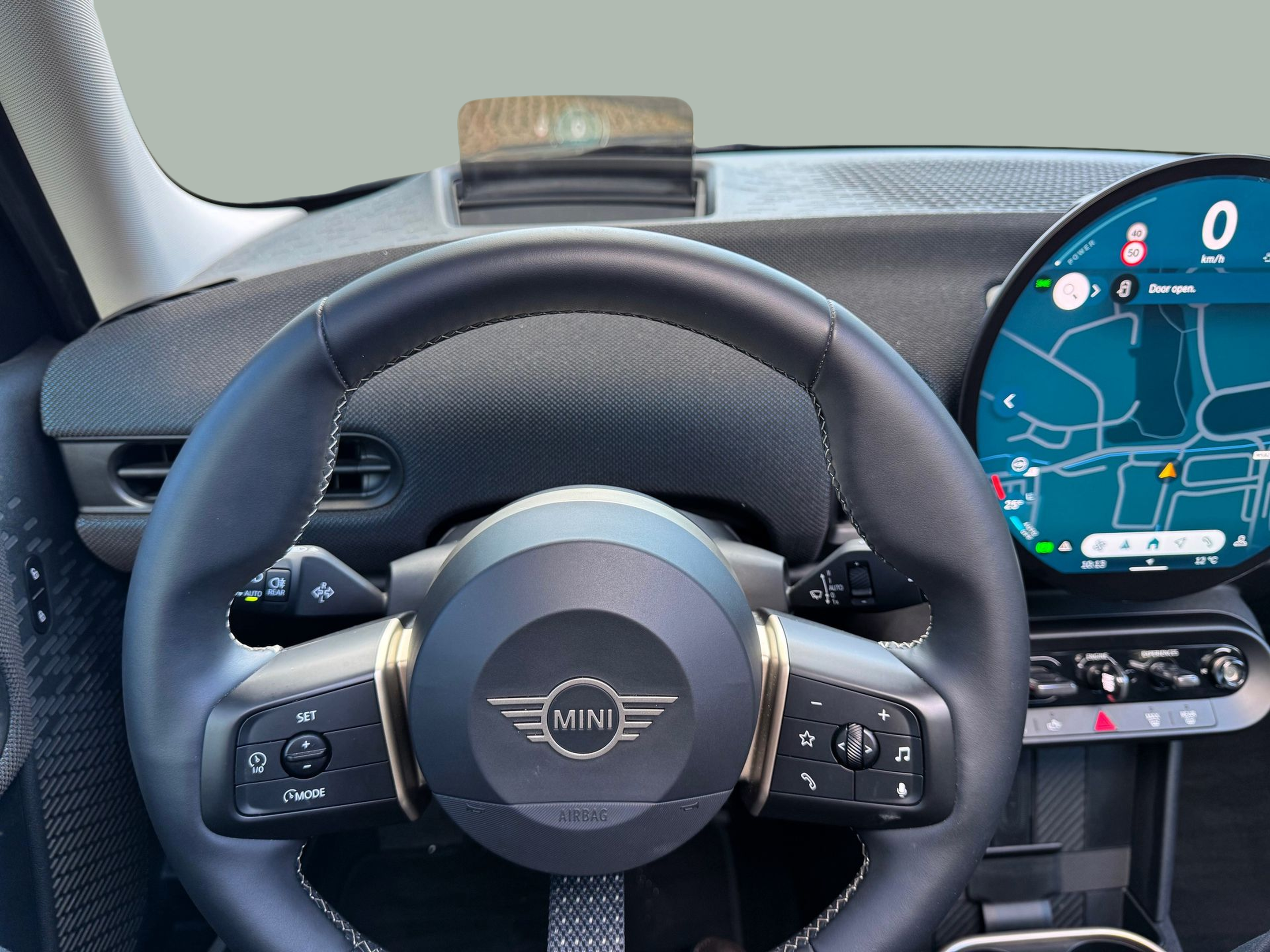 fotoG 12 del MINI MINI 5 Portas Cooper 115 kW (156 CV) 156cv Gasolina de 2025 em Oeiras