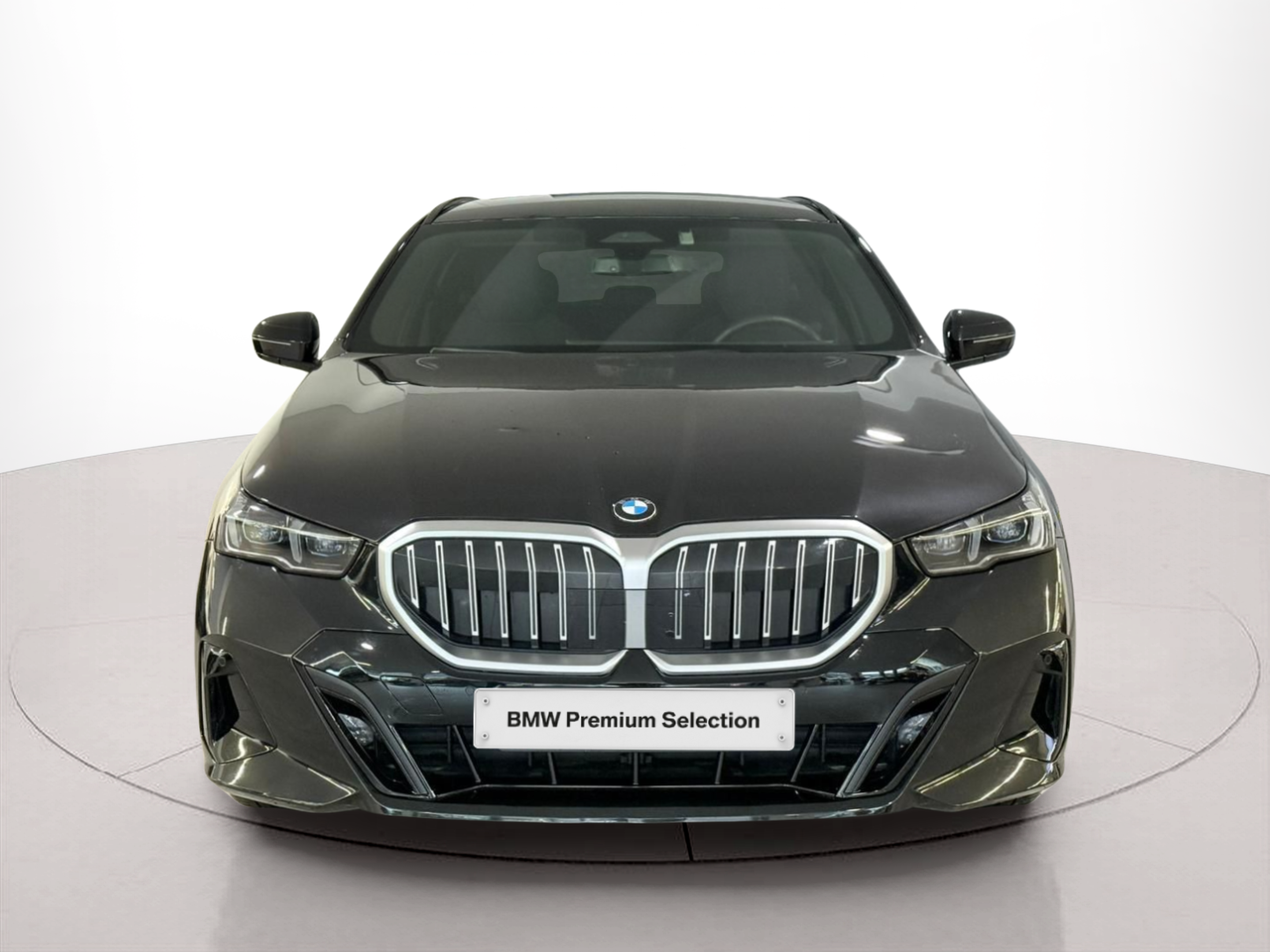 Fotos de BMW Série 5 520d Touring color Negro. Año 2025. 145KW(197CV). Diesel. En concesionario Santogal Carnaxide de Oeiras