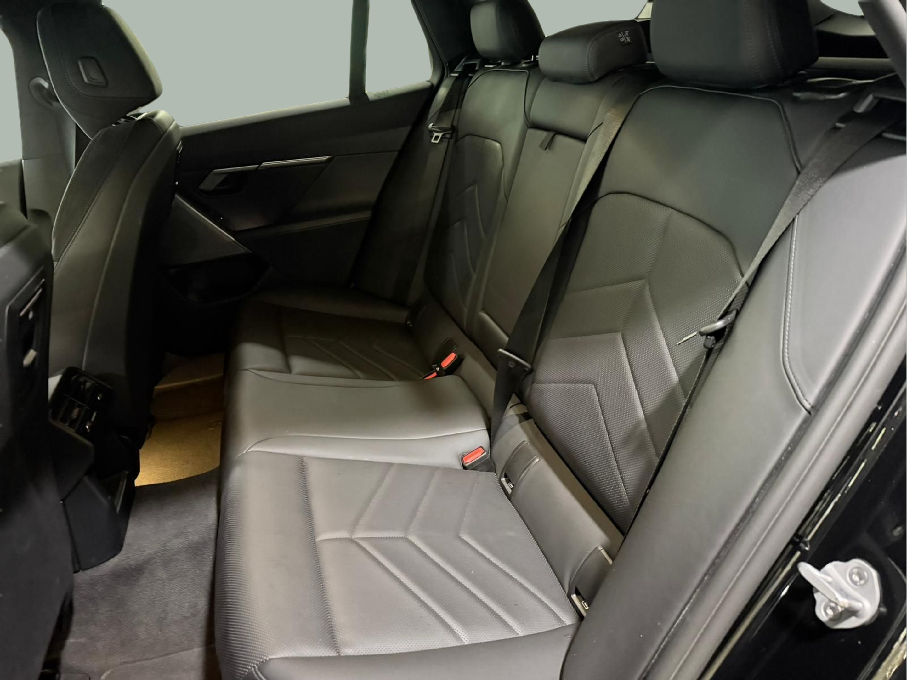 BMW Série 5 520d Touring color Negro. Año 2025. 145KW(197CV). Diesel. En concesionario Santogal Carnaxide de Oeiras