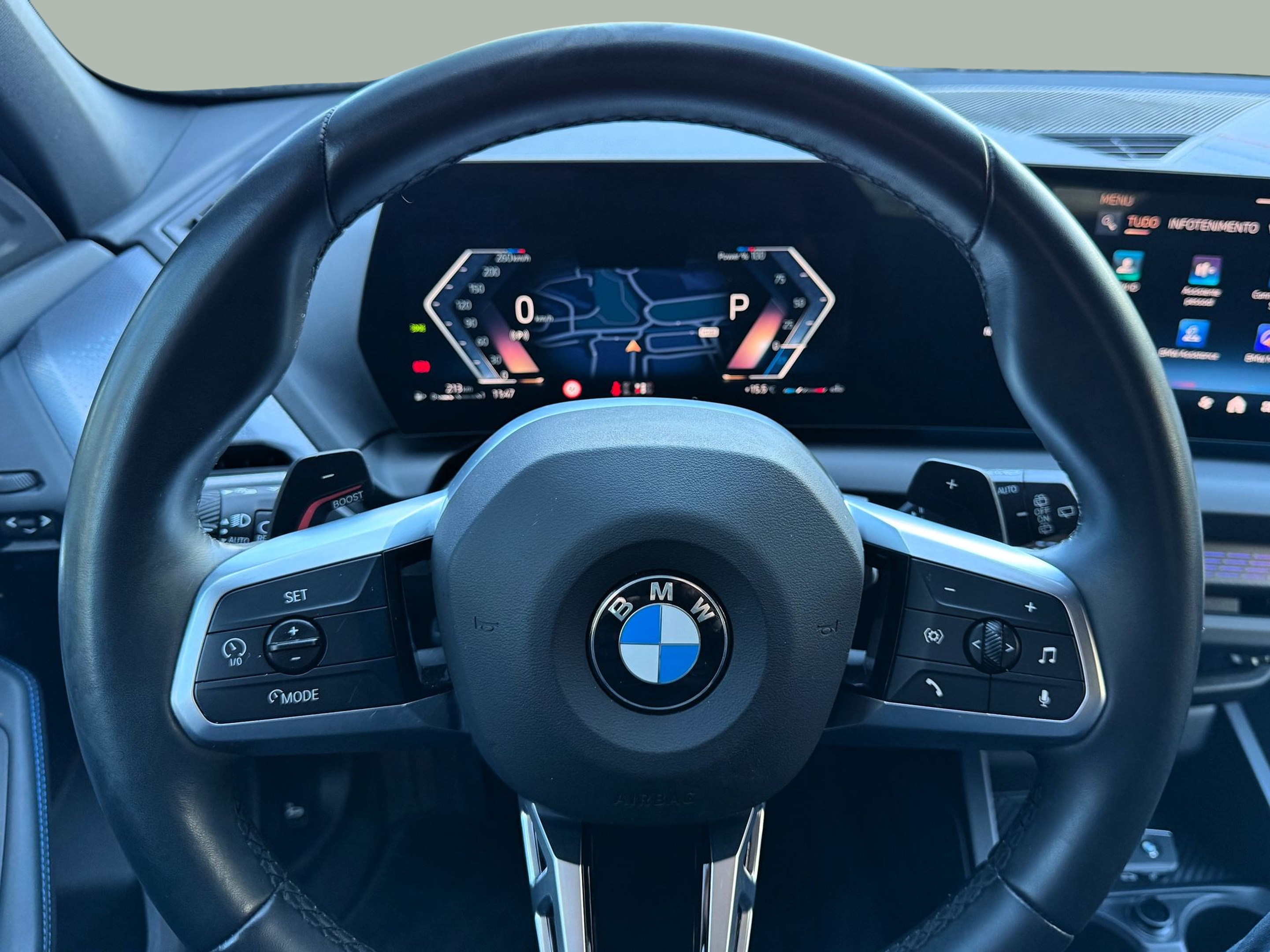 BMW Série 1 116i color Negro. Año 2025. 90KW(122CV). Gasolina. En concesionario Santogal Oeiras de Oeiras