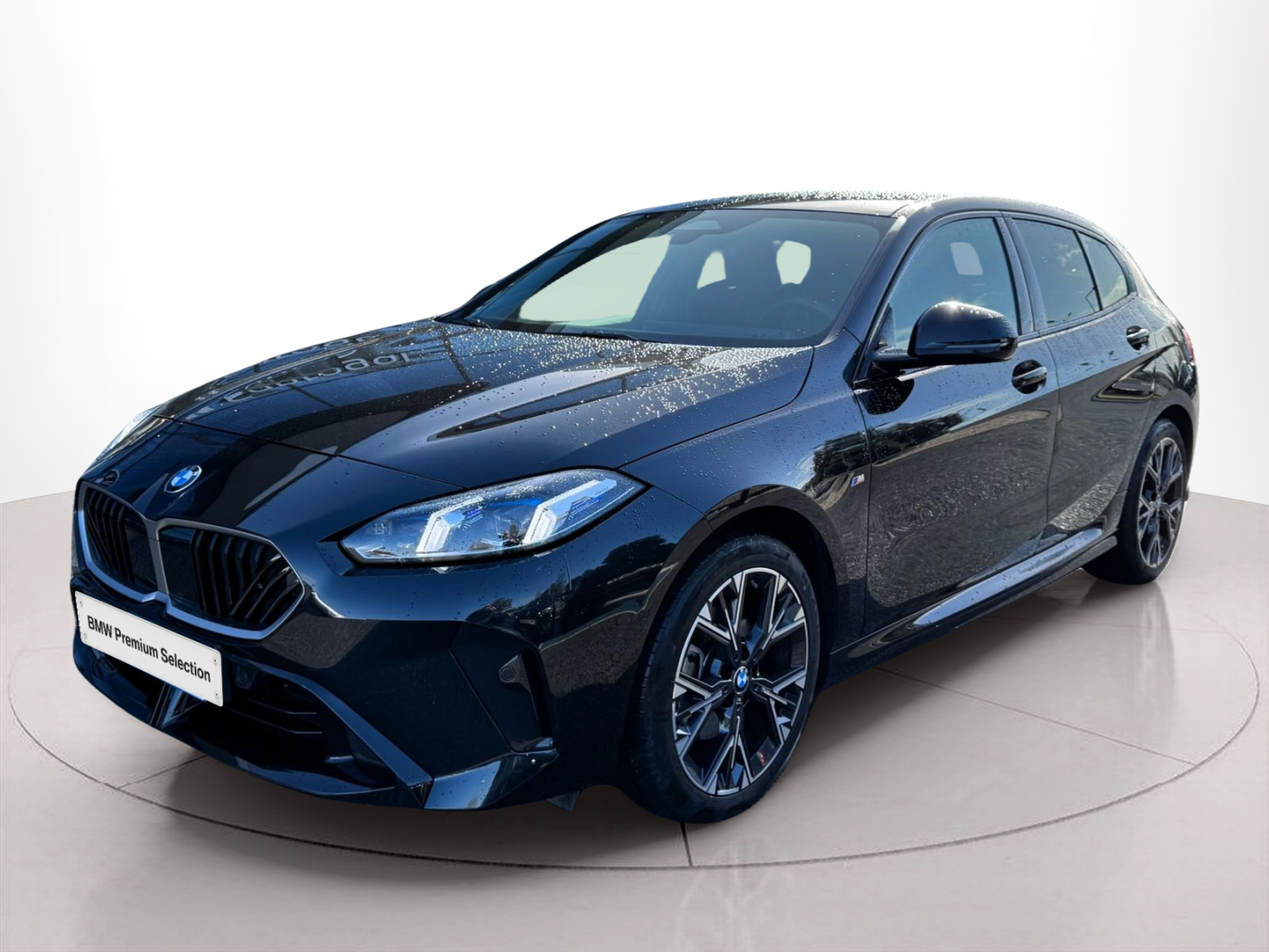 Fotos de BMW Série 1 116i color Negro. Año 2025. 90KW(122CV). Gasolina. En concesionario Santogal Oeiras de Oeiras