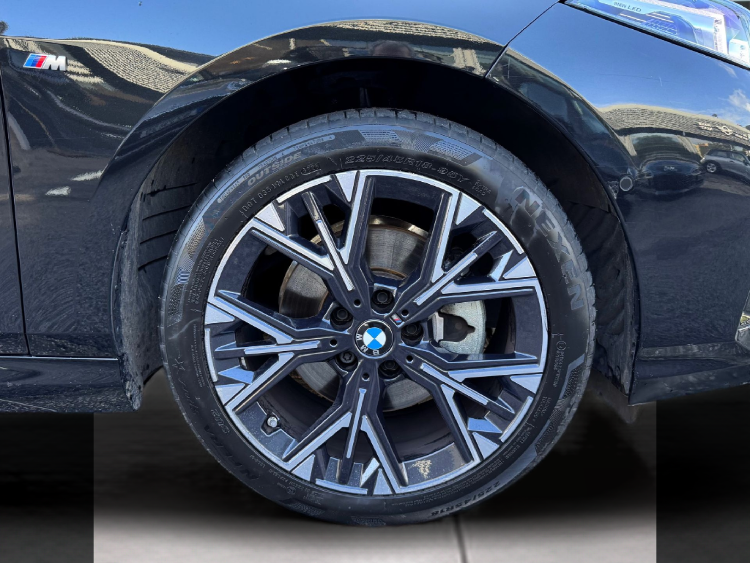 BMW Série 1 116i color Negro. Año 2025. 90KW(122CV). Gasolina. En concesionario Santogal Oeiras de Oeiras