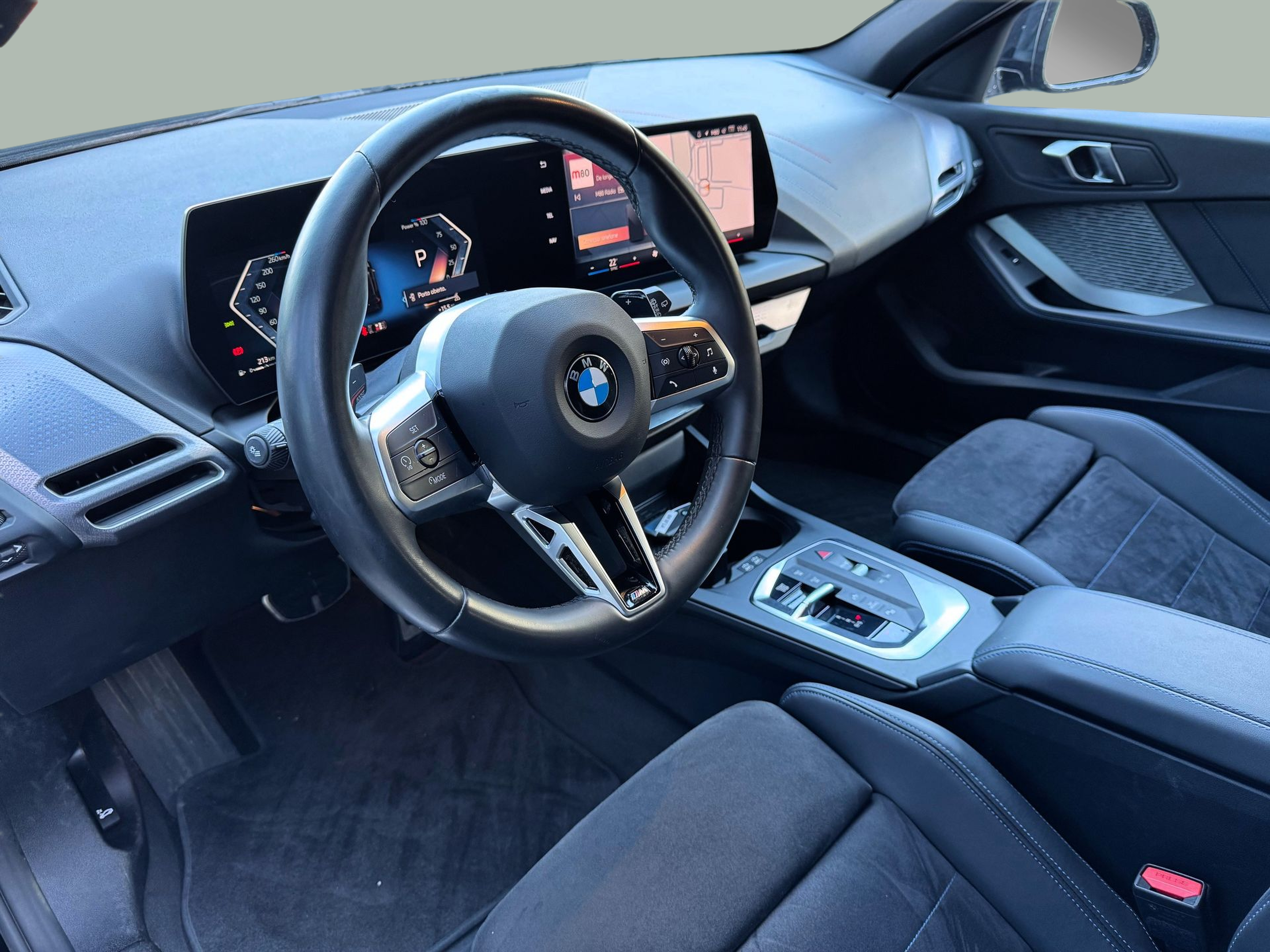 BMW Série 1 116i color Negro. Año 2025. 90KW(122CV). Gasolina. En concesionario Santogal Oeiras de Oeiras