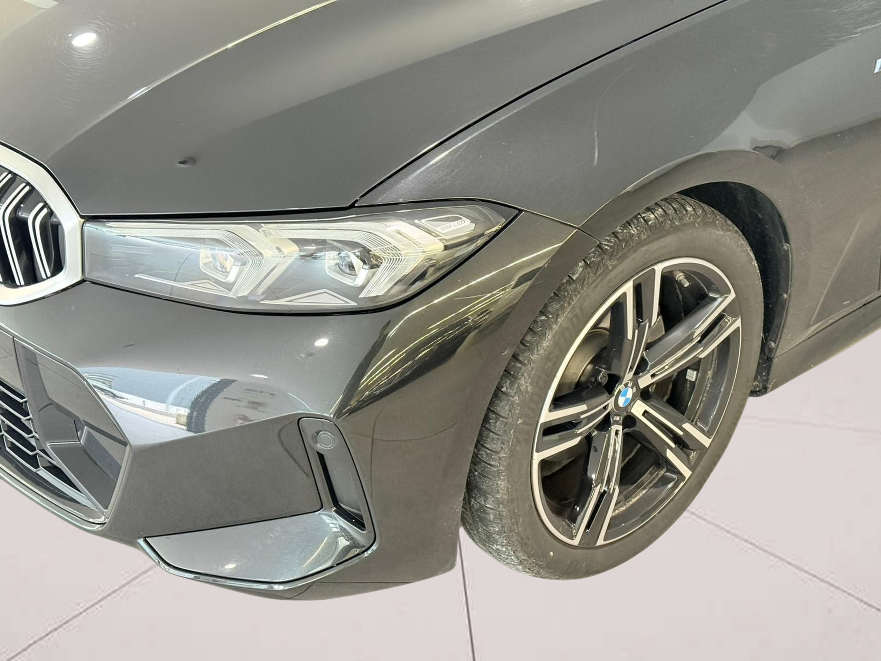 BMW Série 3 320d Touring color Negro. Año 2025. 140KW(190CV). Diesel. En concesionario Santogal Carnaxide de Oeiras