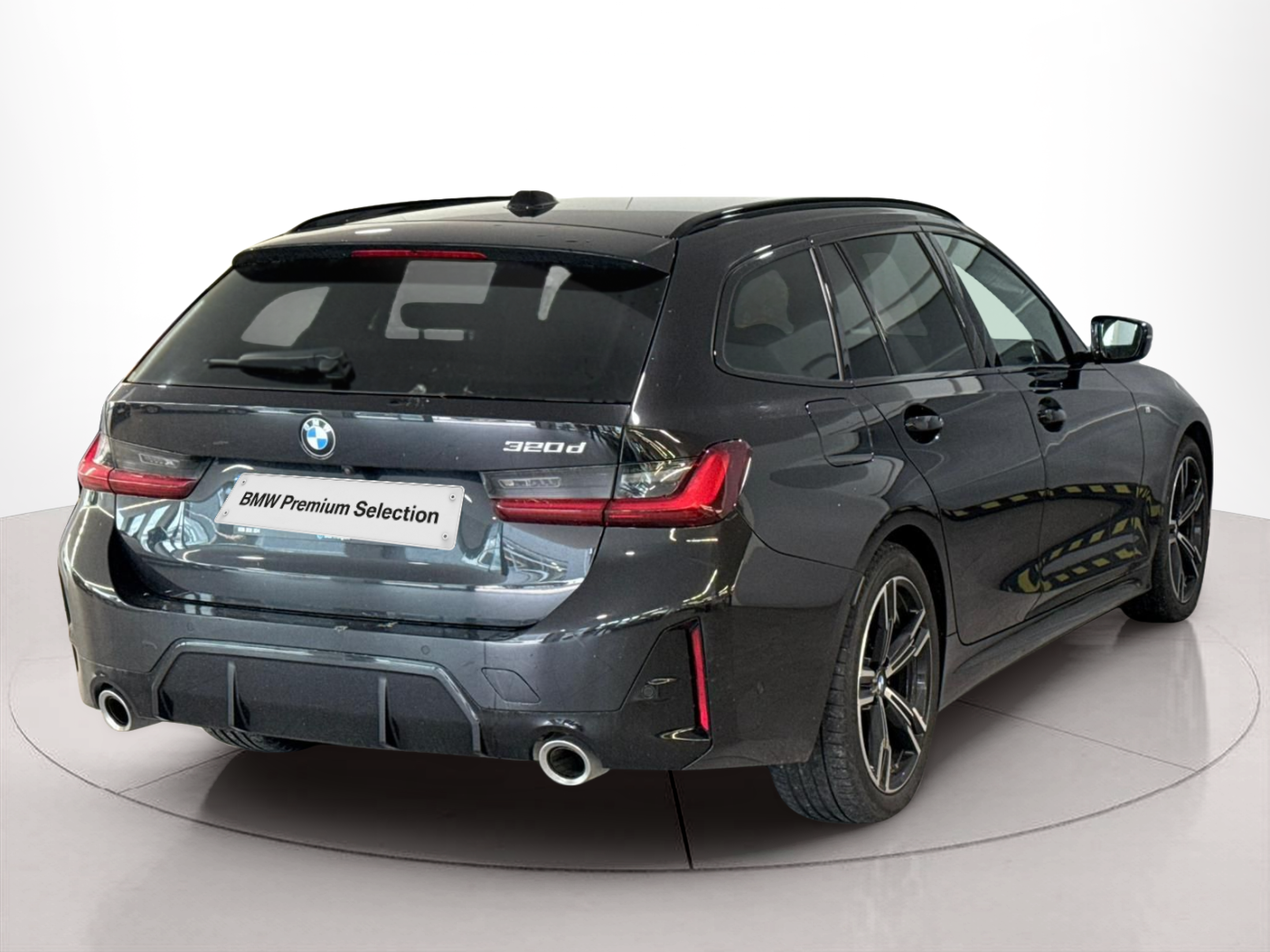 BMW Série 3 320d Touring color Negro. Año 2025. 140KW(190CV). Diesel. En concesionario Santogal Carnaxide de Oeiras
