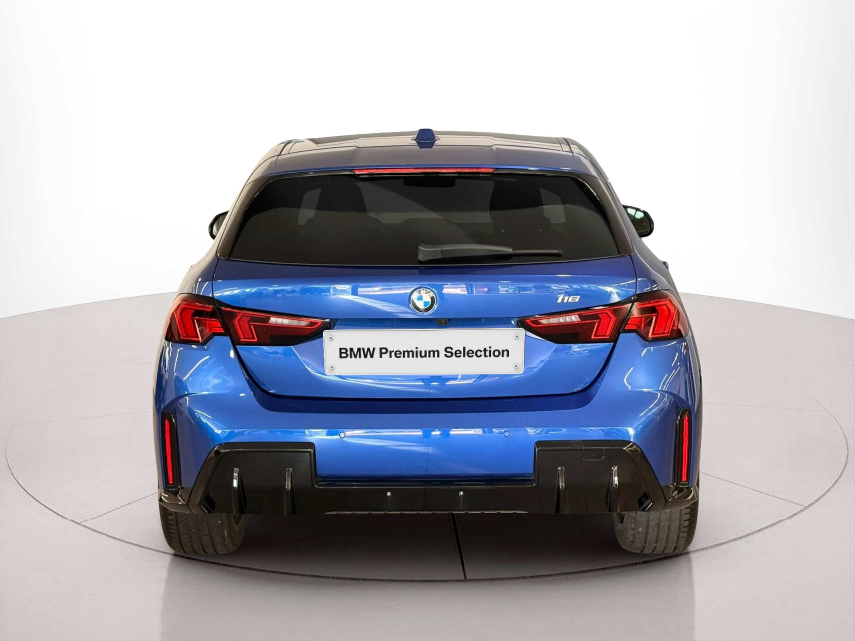 BMW Série 1 116i color Azul. Año 2025. 90KW(122CV). Gasolina. En concesionario Santogal Carnaxide de Oeiras