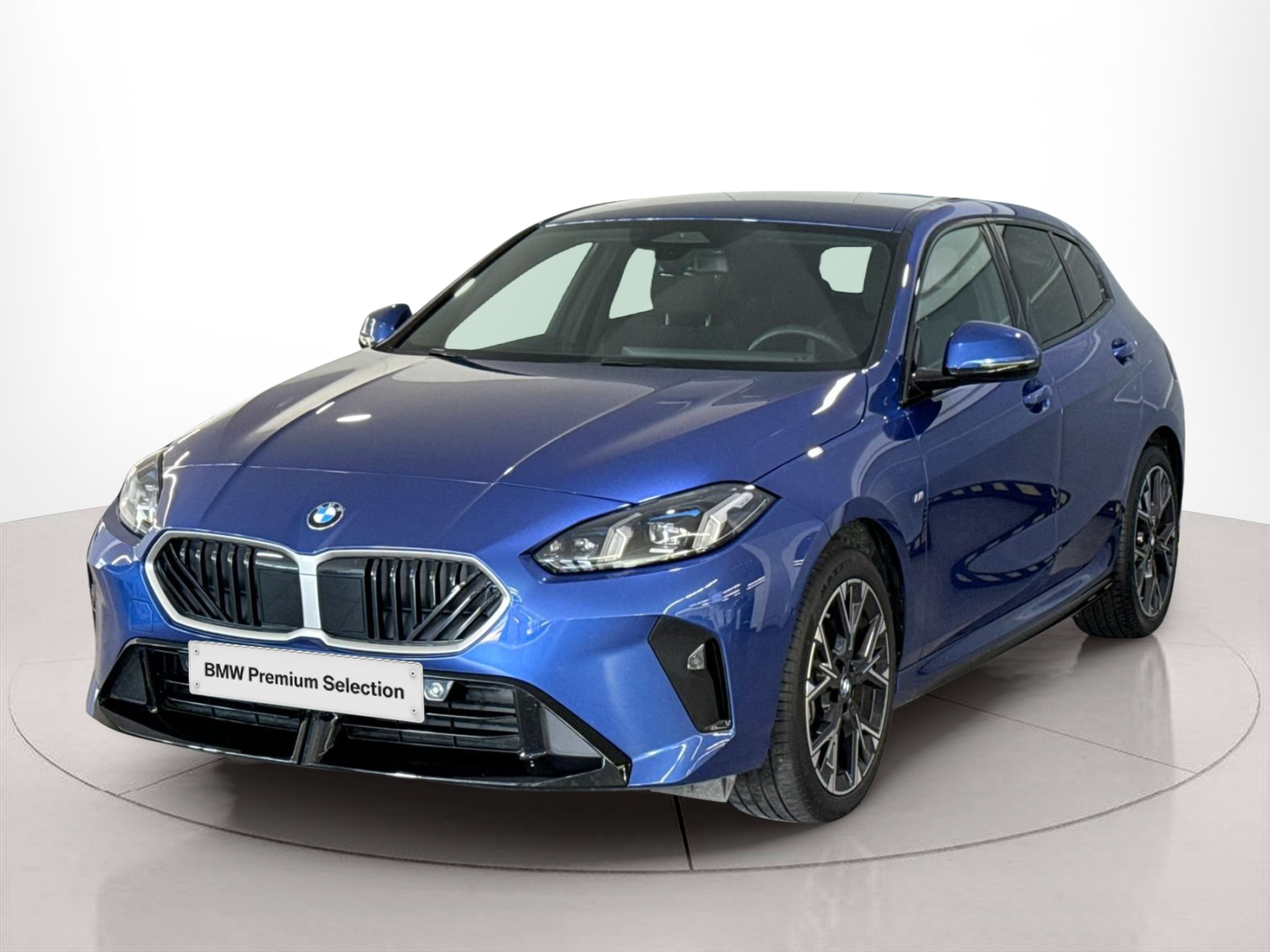 Fotos de BMW Série 1 116i color Azul. Año 2025. 90KW(122CV). Gasolina. En concesionario Santogal Carnaxide de Oeiras