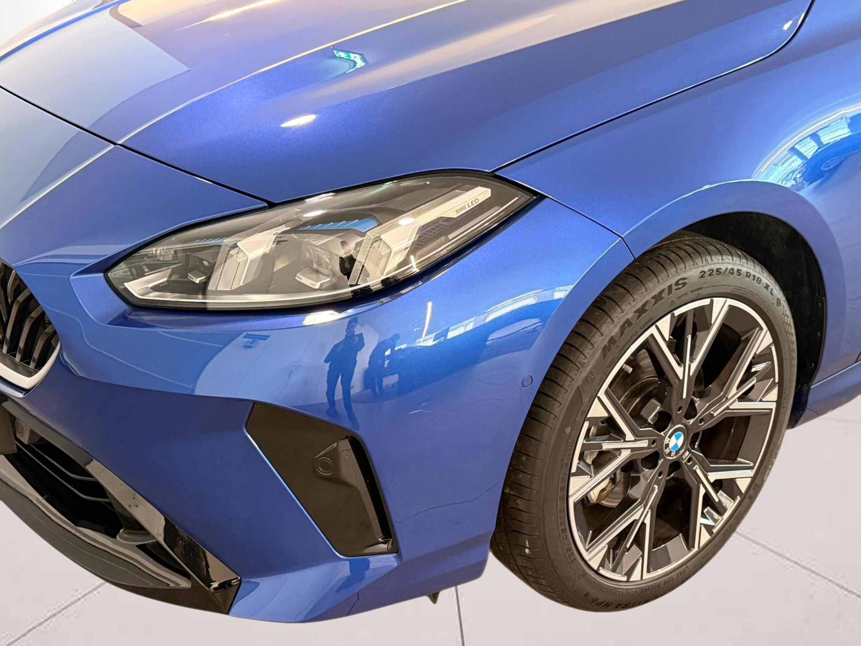 BMW Série 1 116i color Azul. Año 2025. 90KW(122CV). Gasolina. En concesionario Santogal Carnaxide de Oeiras