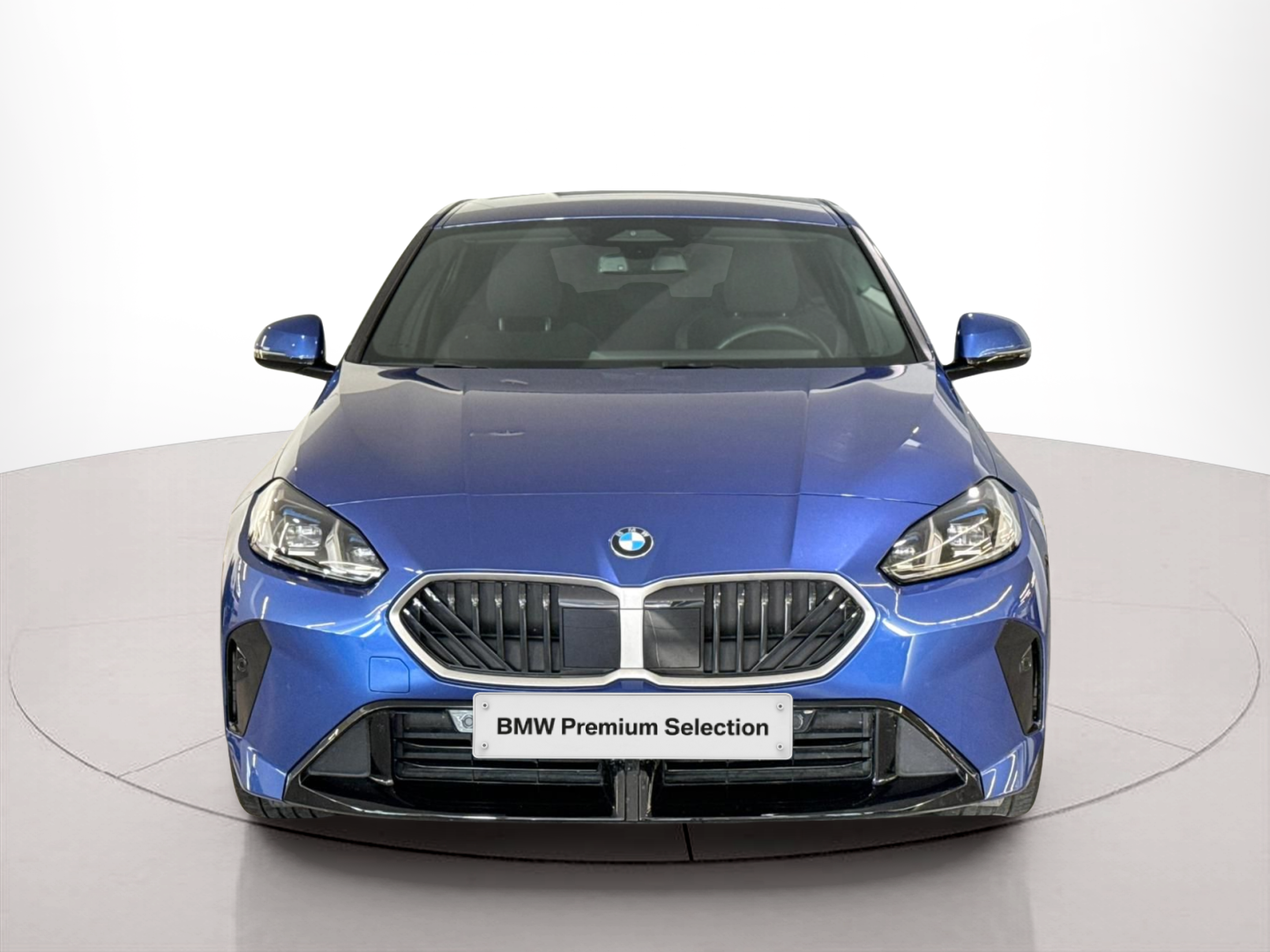 Fotos de BMW Série 1 116i color Azul. Año 2025. 90KW(122CV). Gasolina. En concesionario Santogal Carnaxide de Oeiras