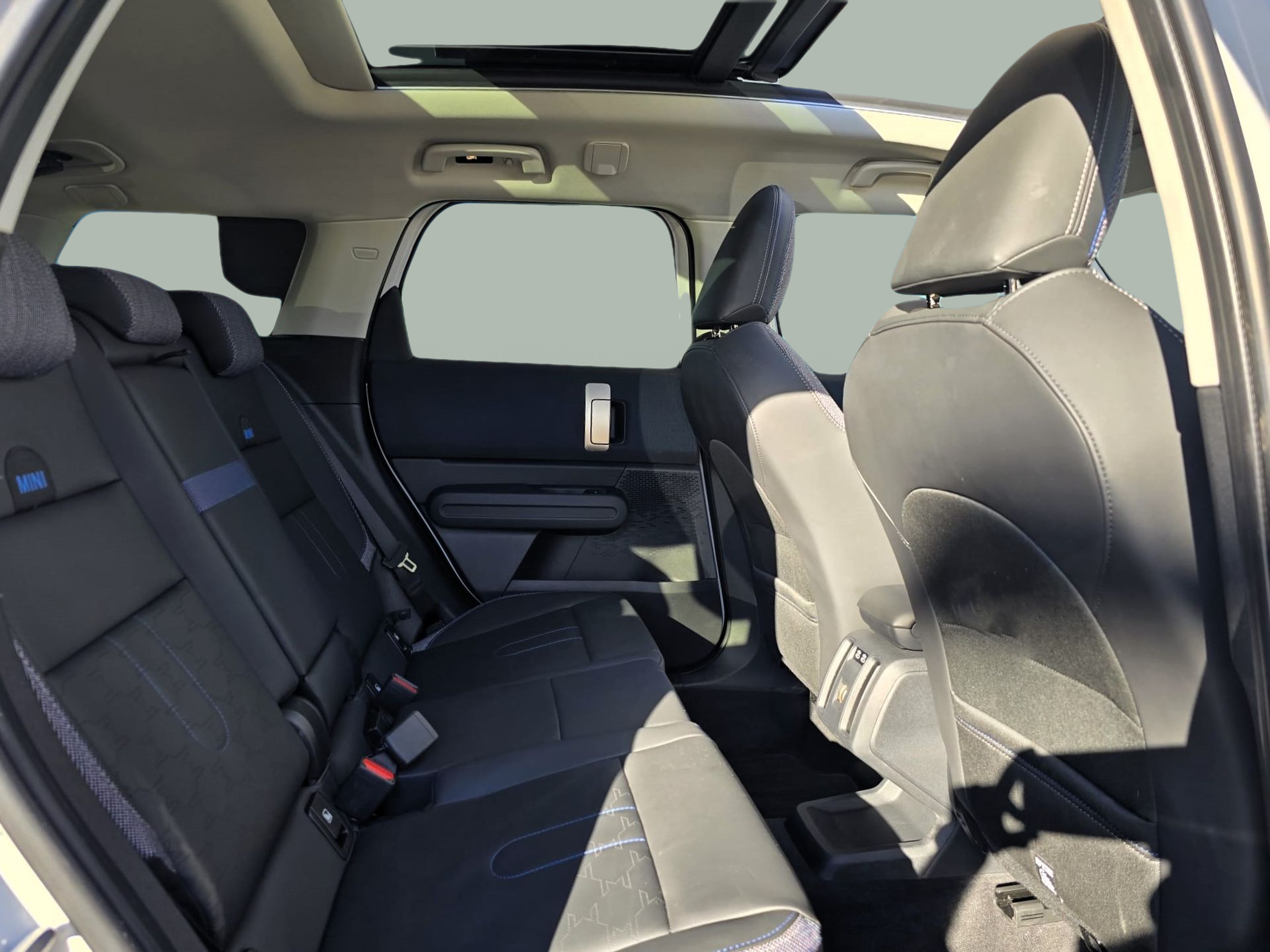 fotoG 8 del MINI MINI Countryman D 120 kW (163 CV) 163cv Diesel de 2025 em Oeiras