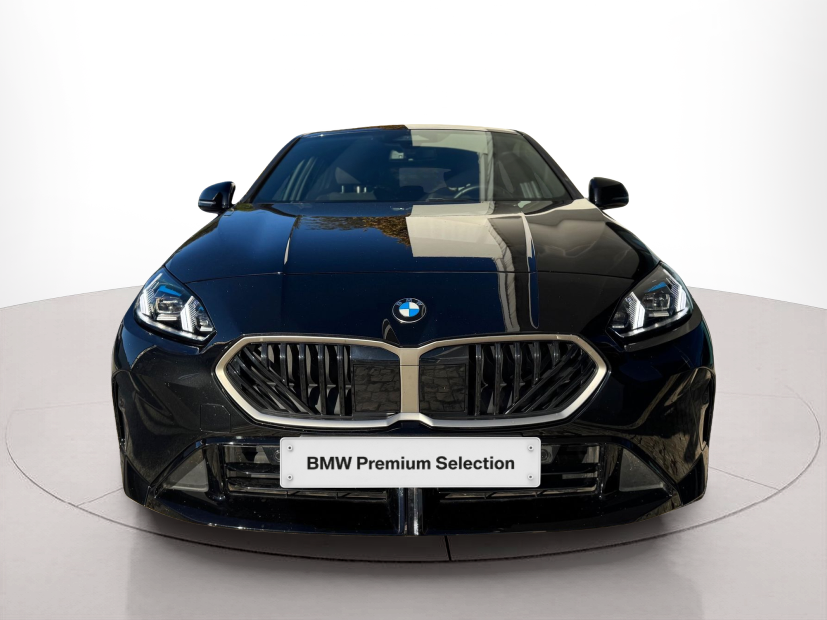 Fotos de BMW Série 1 116i color Negro. Año 2025. 90KW(122CV). Gasolina. En concesionario Santogal Oeiras de Oeiras