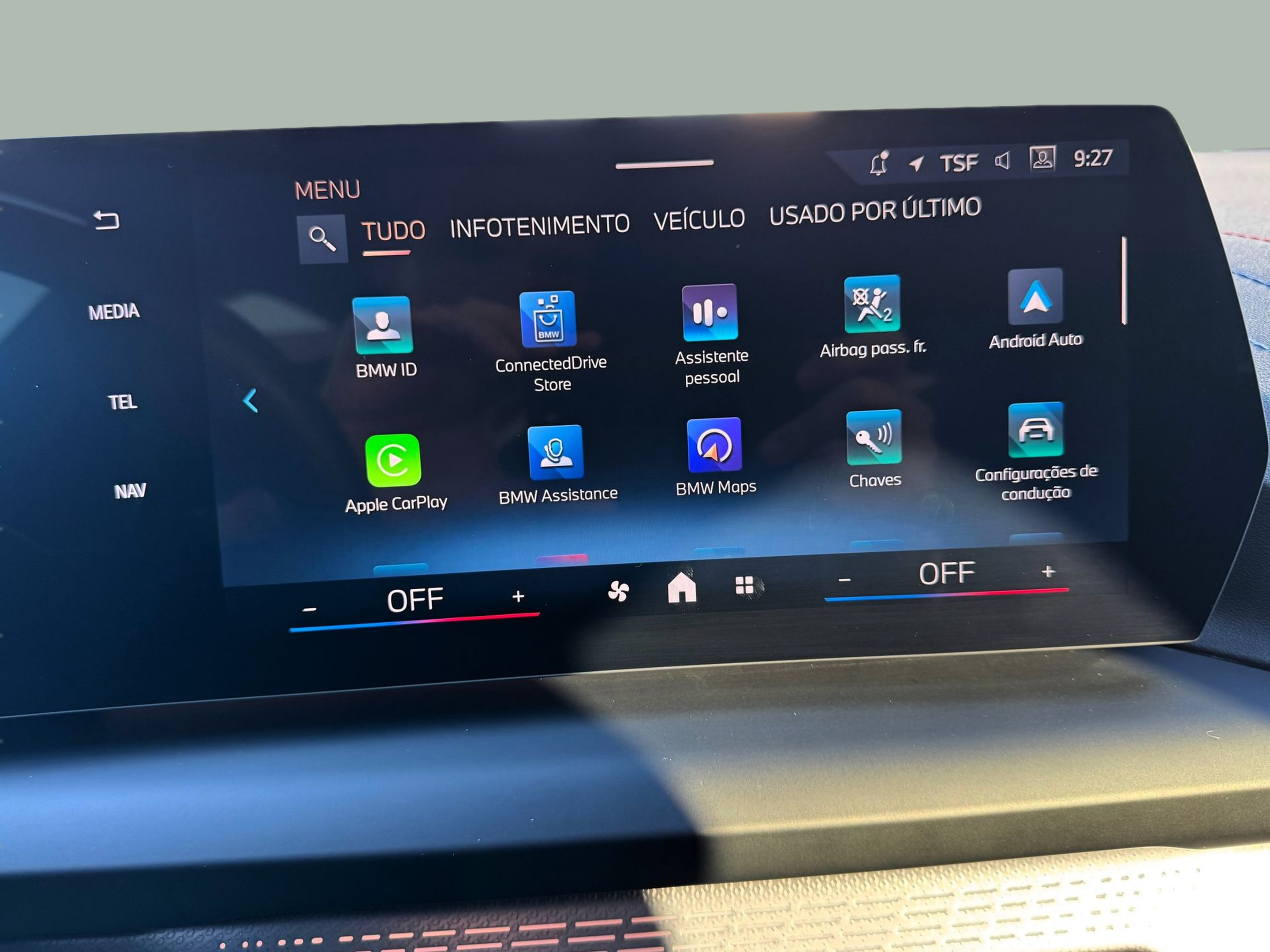 BMW Série 1 116i color Negro. Año 2025. 90KW(122CV). Gasolina. En concesionario Santogal Oeiras de Oeiras