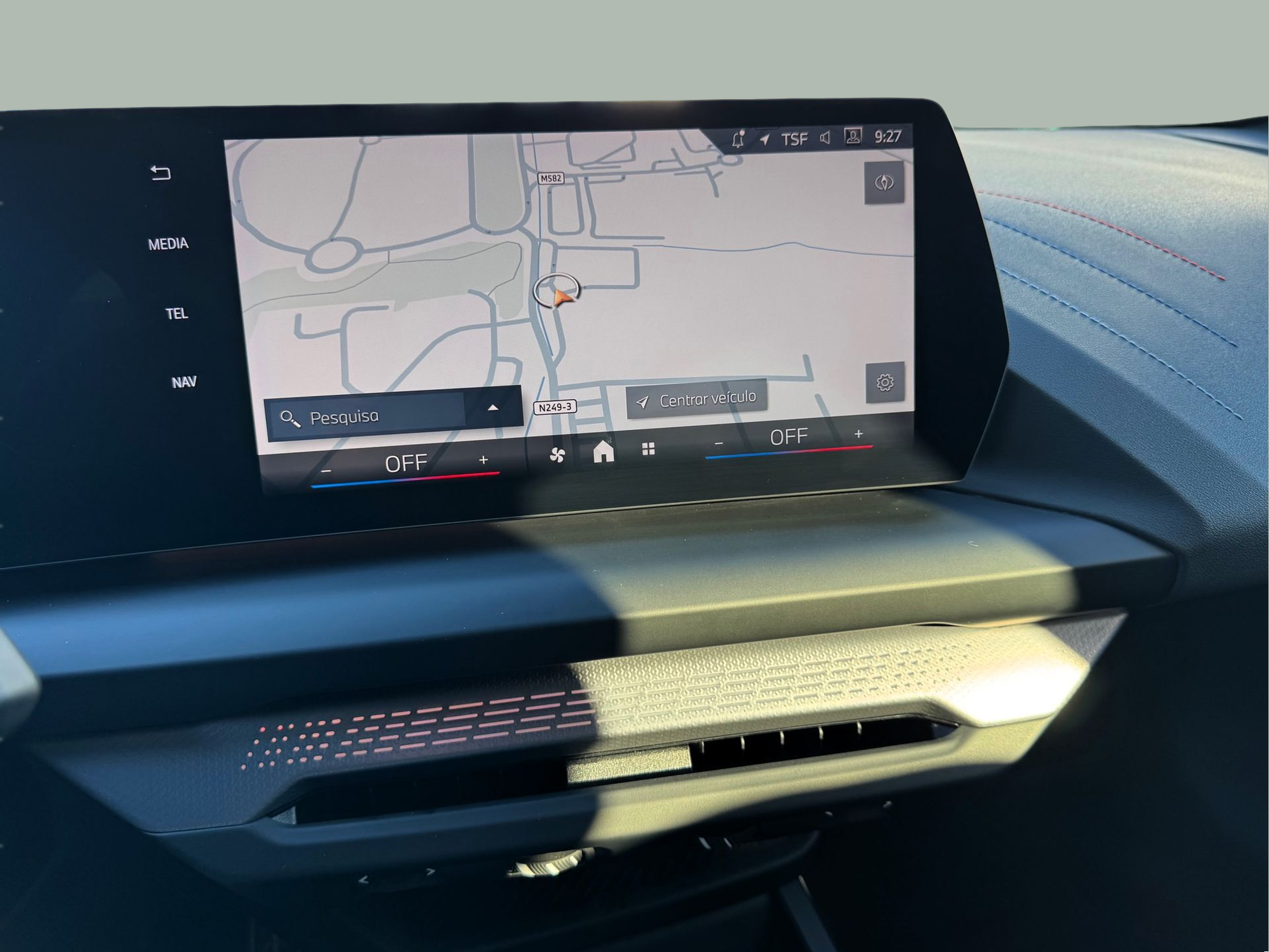 BMW Série 1 116i color Negro. Año 2025. 90KW(122CV). Gasolina. En concesionario Santogal Oeiras de Oeiras