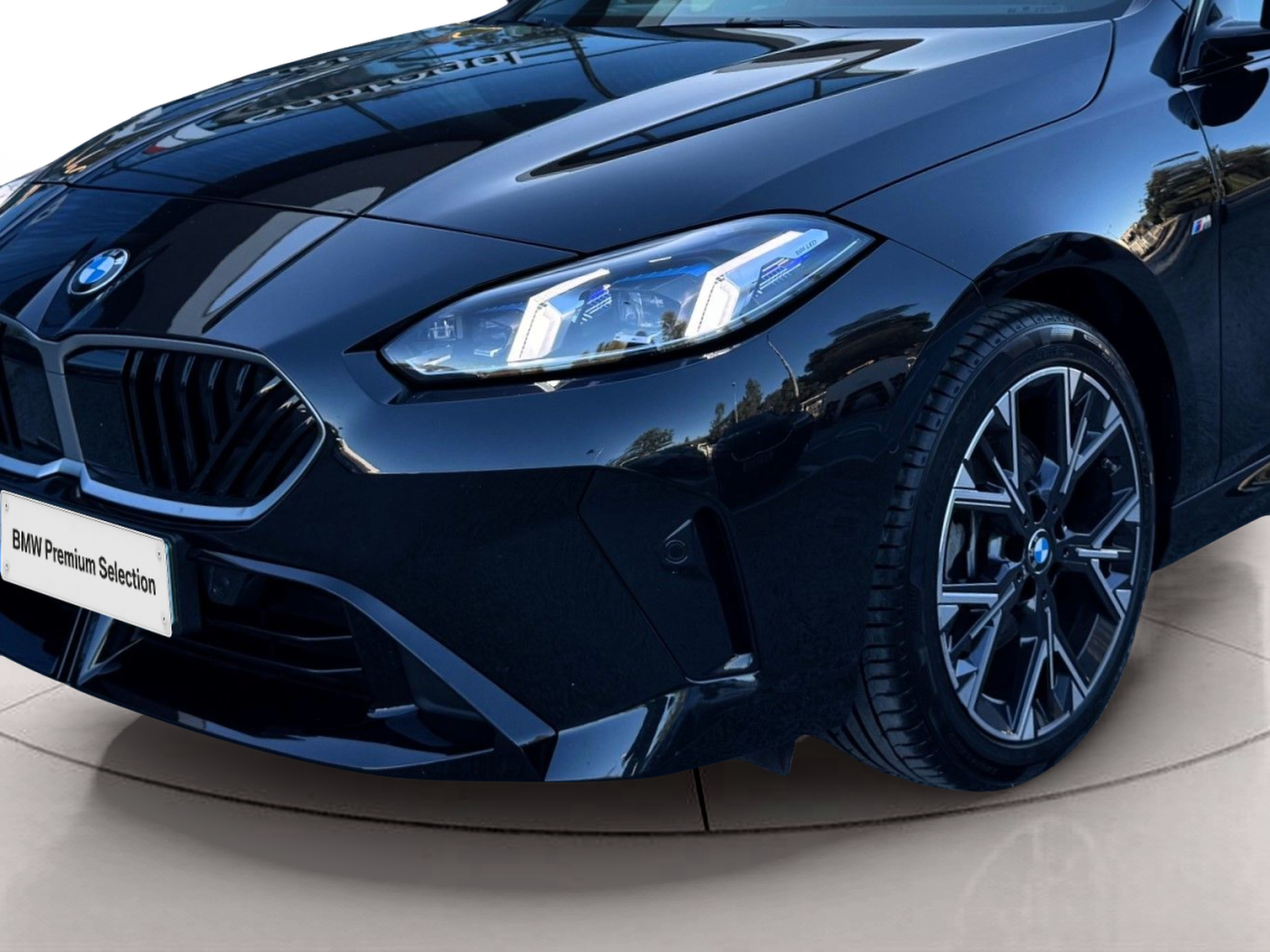 BMW Série 1 116i color Negro. Año 2025. 90KW(122CV). Gasolina. En concesionario Santogal Oeiras de Oeiras