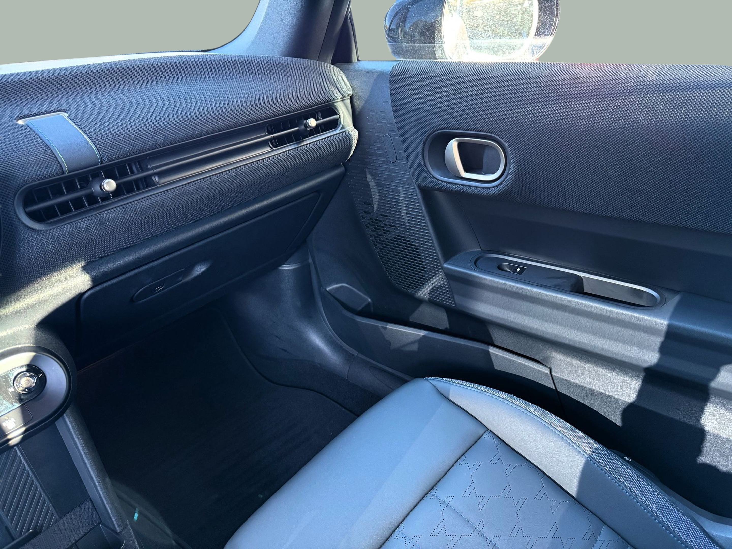 fotoG 18 del MINI MINI Cabrio Cooper C 120 kW (163 CV) 163cv Gasolina de 2025 em Oeiras