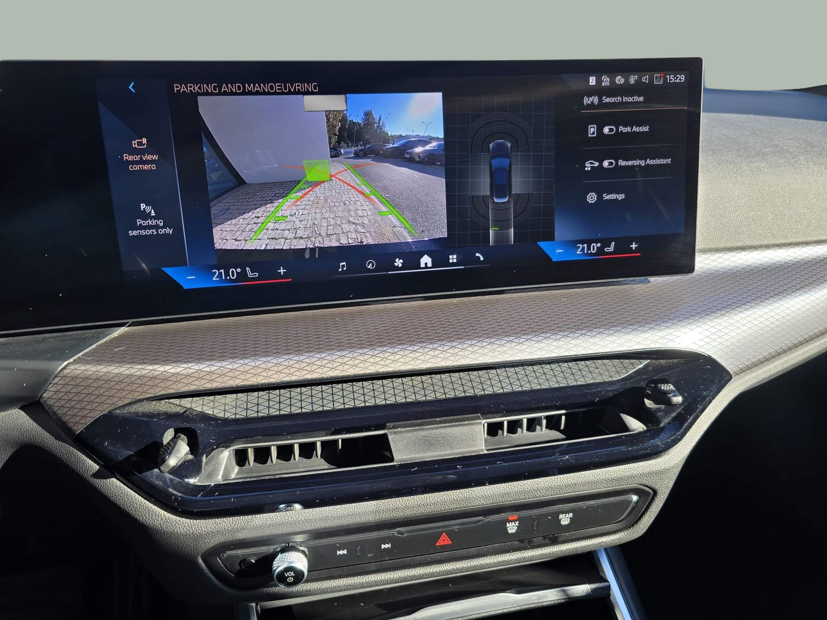 BMW Série 3 320d Touring color Negro. Año 2025. 140KW(190CV). Diesel. En concesionario Santogal Oeiras de Oeiras