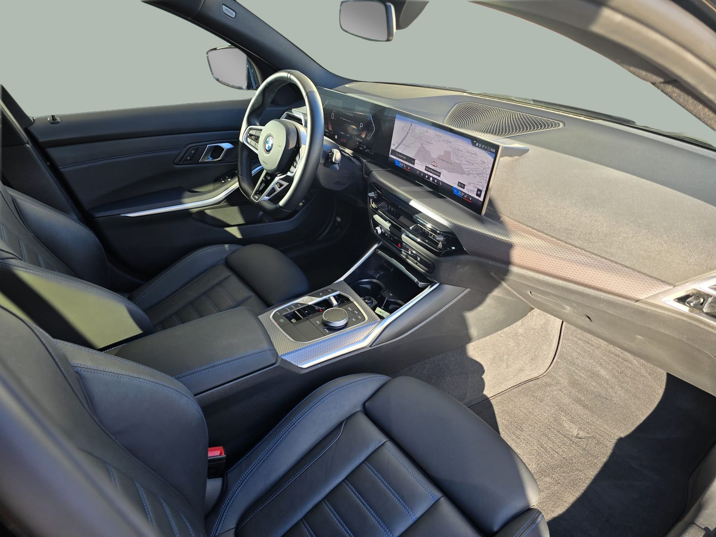 BMW Série 3 320d Touring color Negro. Año 2025. 140KW(190CV). Diesel. En concesionario Santogal Oeiras de Oeiras