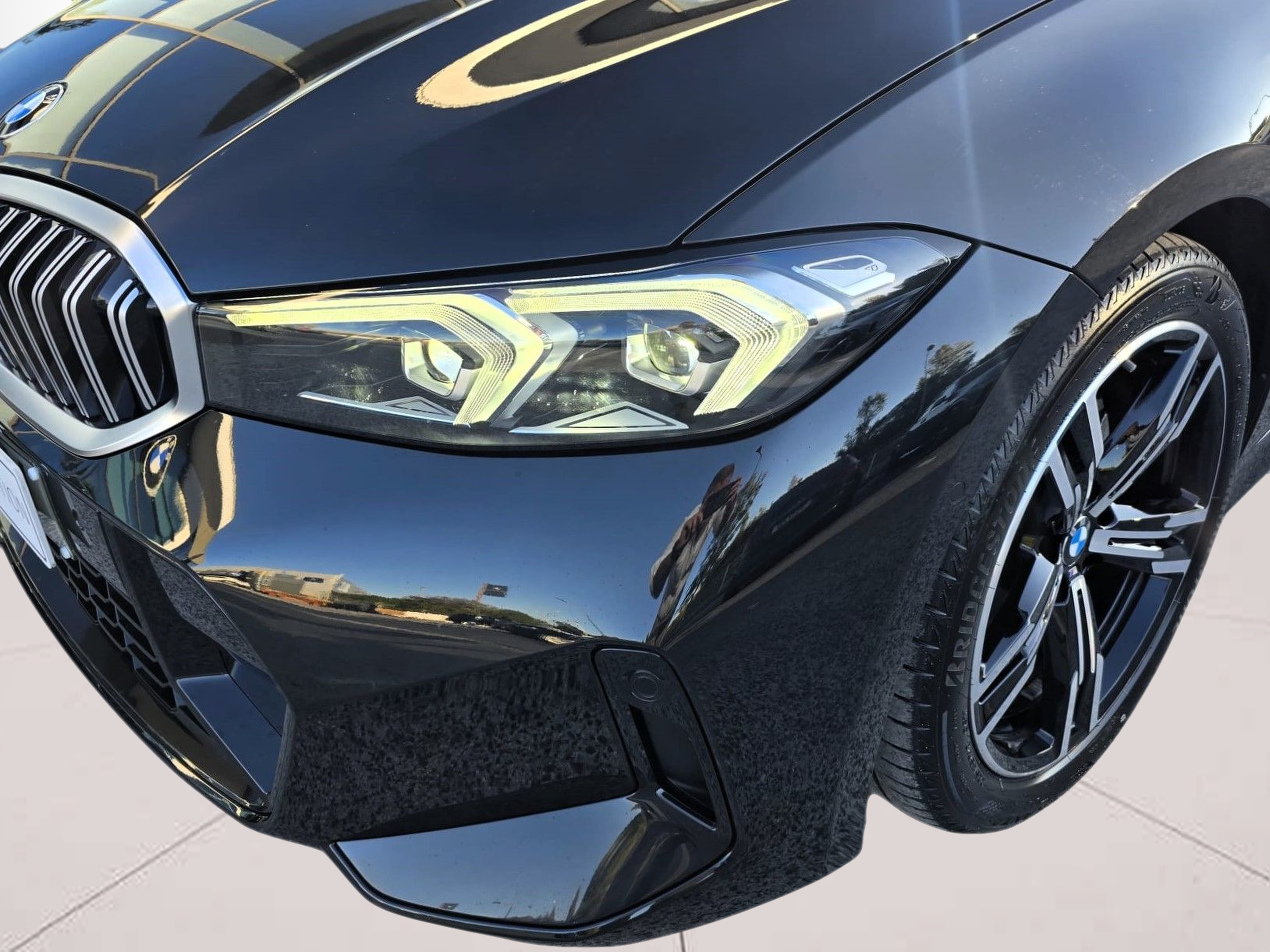 BMW Série 3 320d Touring color Negro. Año 2025. 140KW(190CV). Diesel. En concesionario Santogal Oeiras de Oeiras